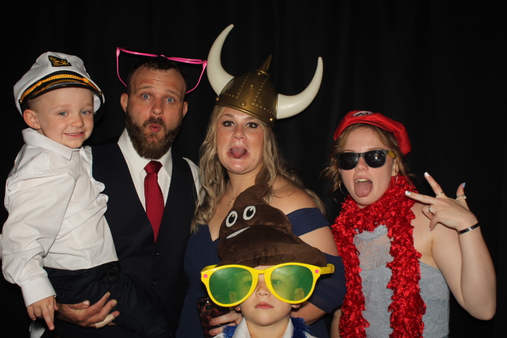 Voegeli Wedding | View more photos from the event at gallery.photoboothcincy.com/u/PhotoBoothCincy/Voegeli-Wedding