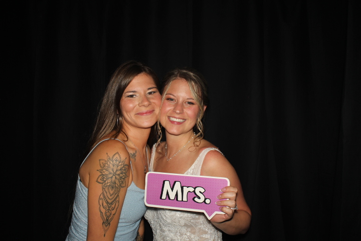 Voegeli Wedding | View more photos from the event at gallery.photoboothcincy.com/u/PhotoBoothCincy/Voegeli-Wedding