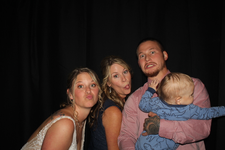 Voegeli Wedding | View more photos from the event at gallery.photoboothcincy.com/u/PhotoBoothCincy/Voegeli-Wedding
