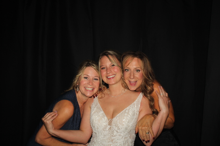 Voegeli Wedding | View more photos from the event at gallery.photoboothcincy.com/u/PhotoBoothCincy/Voegeli-Wedding