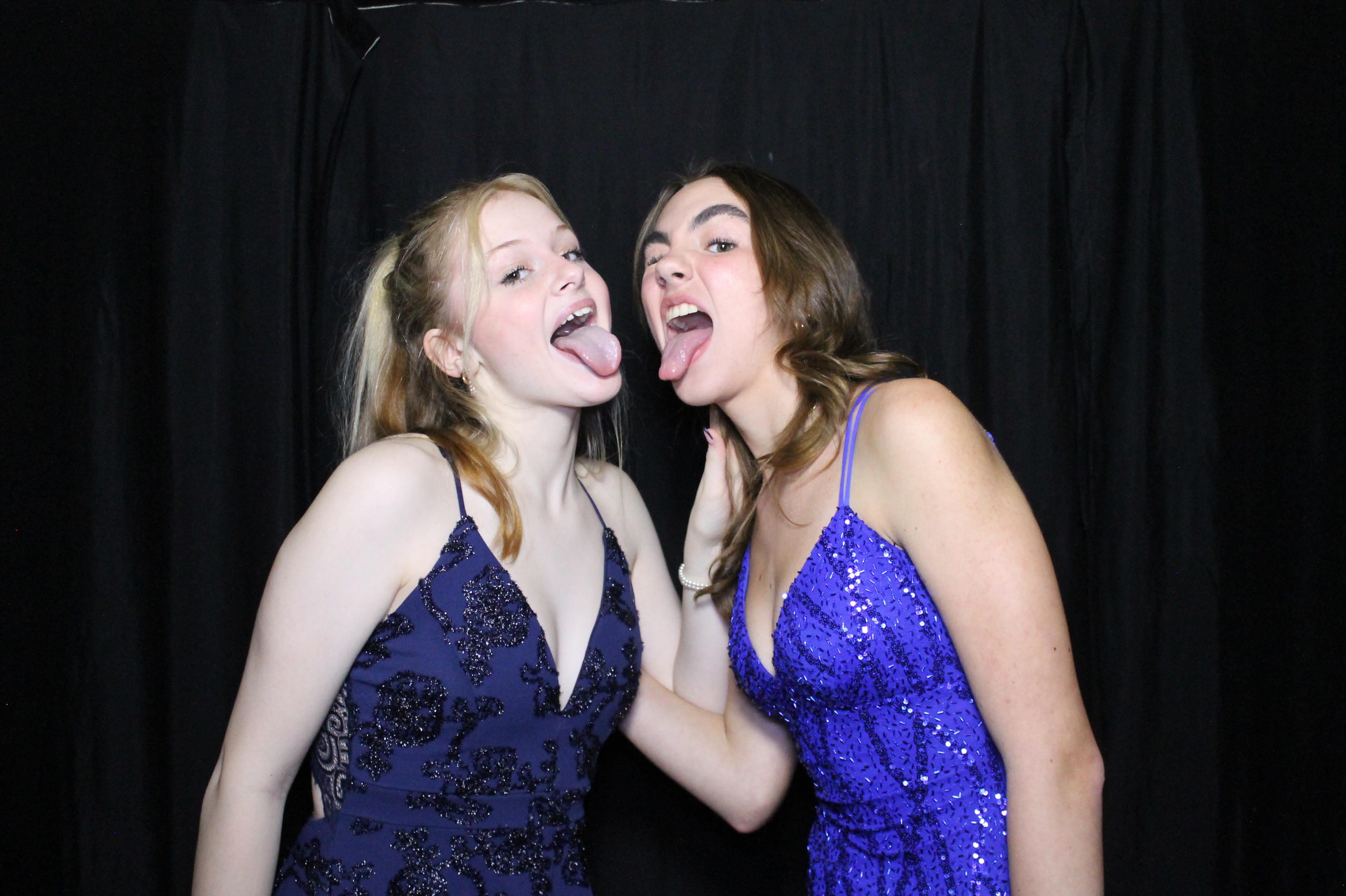 WHHS Homecoming | View more photos from the event at gallery.photoboothcincy.com/u/PhotoBoothCincy/WHHS-Homecoming
