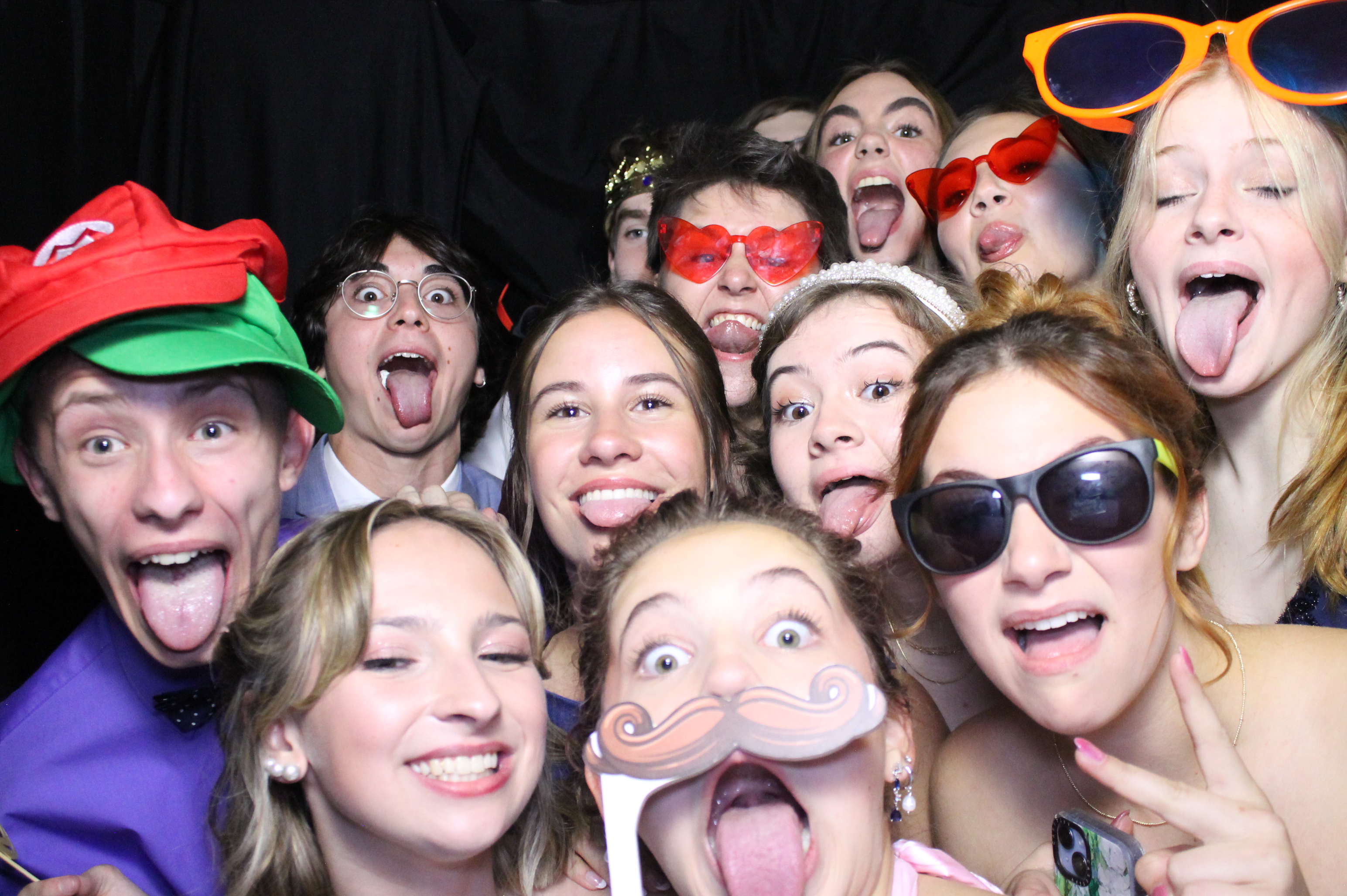 WHHS Homecoming | View more photos from the event at gallery.photoboothcincy.com/u/PhotoBoothCincy/WHHS-Homecoming