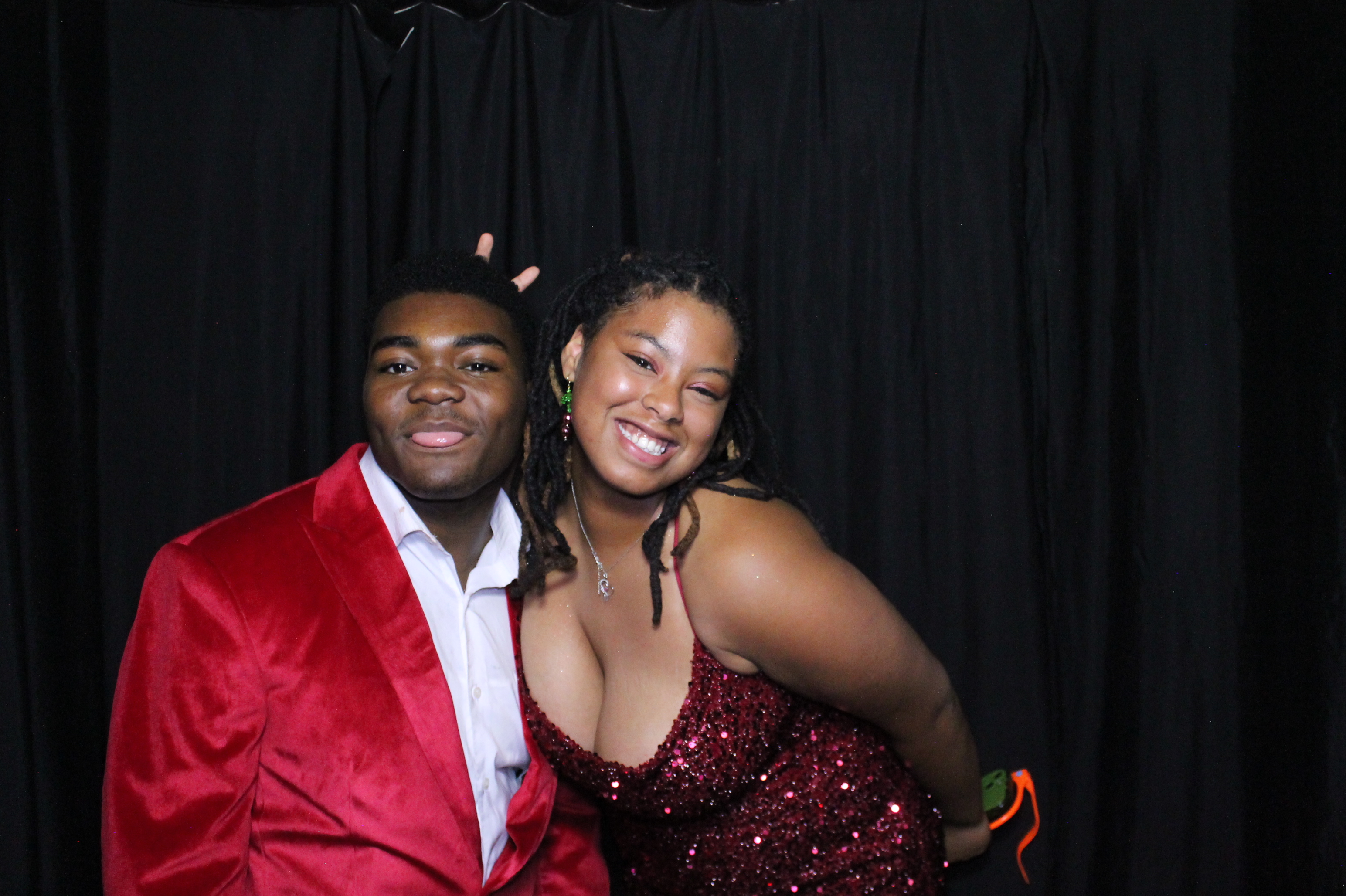 WHHS Homecoming | View more photos from the event at gallery.photoboothcincy.com/u/PhotoBoothCincy/WHHS-Homecoming