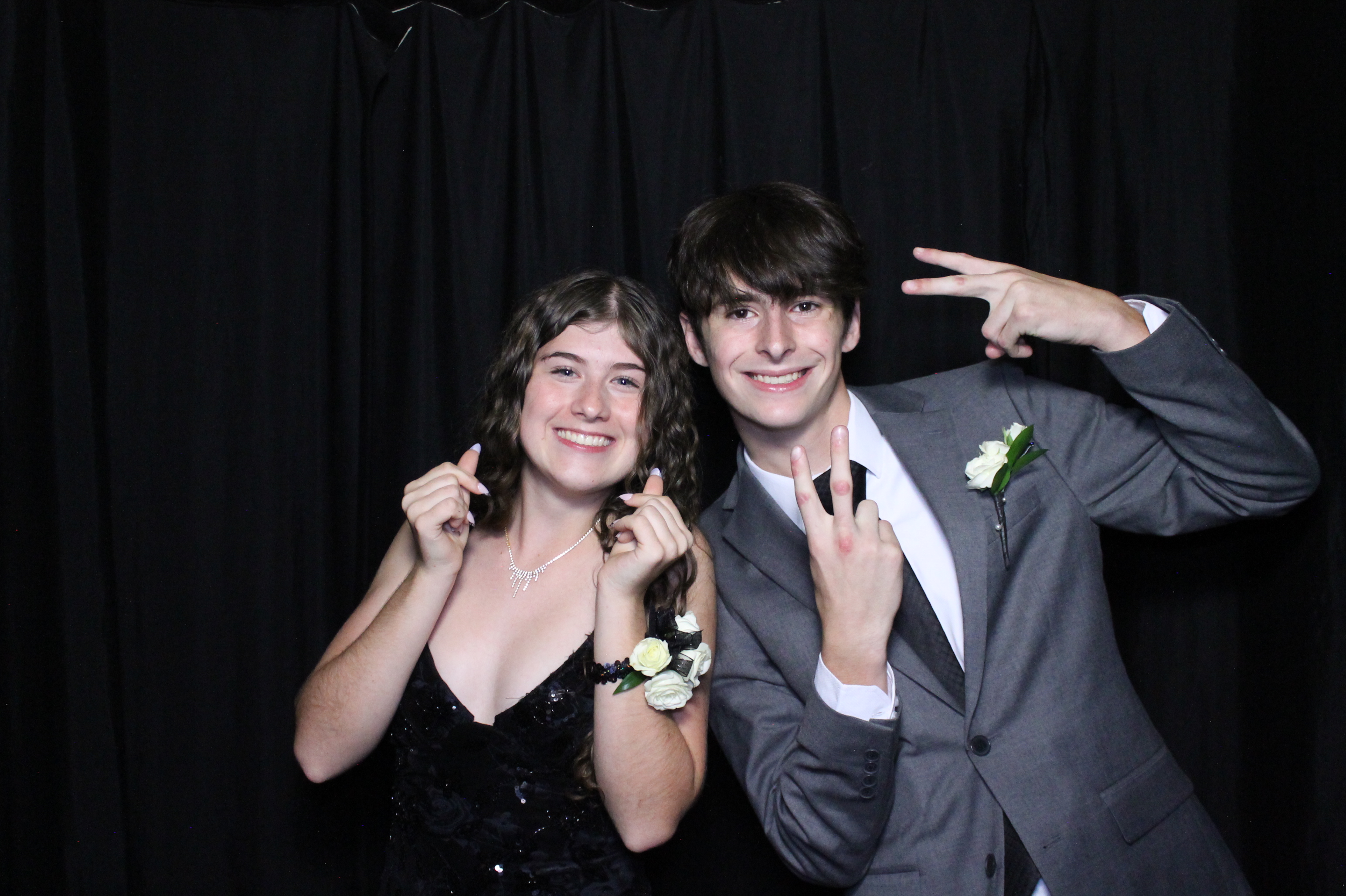 WHHS Homecoming | View more photos from the event at gallery.photoboothcincy.com/u/PhotoBoothCincy/WHHS-Homecoming