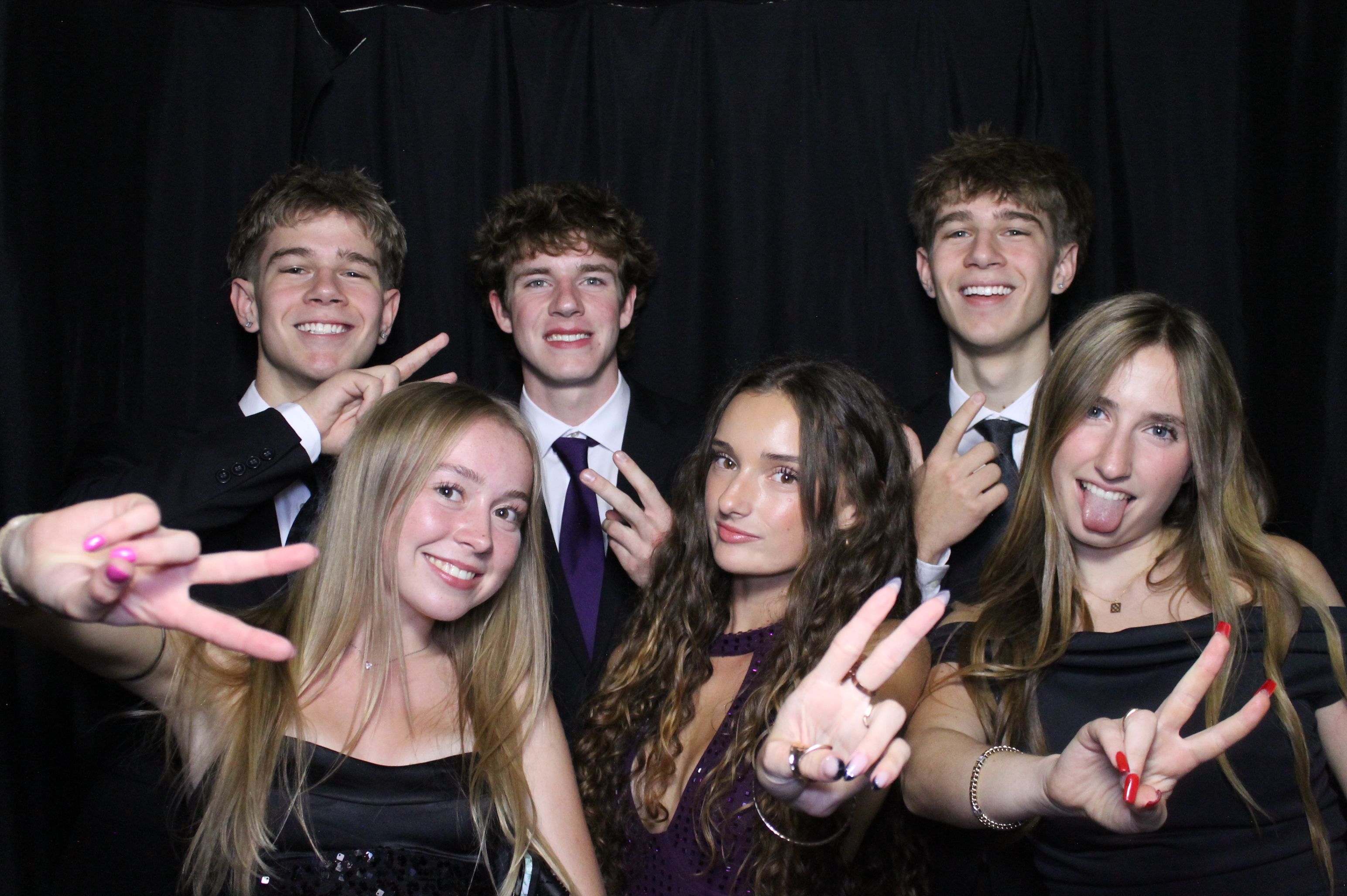 WHHS Homecoming | View more photos from the event at gallery.photoboothcincy.com/u/PhotoBoothCincy/WHHS-Homecoming