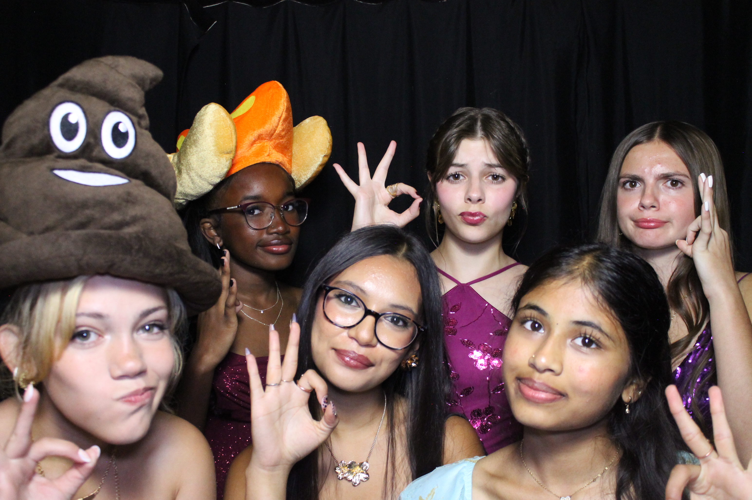 WHHS Homecoming | View more photos from the event at gallery.photoboothcincy.com/u/PhotoBoothCincy/WHHS-Homecoming