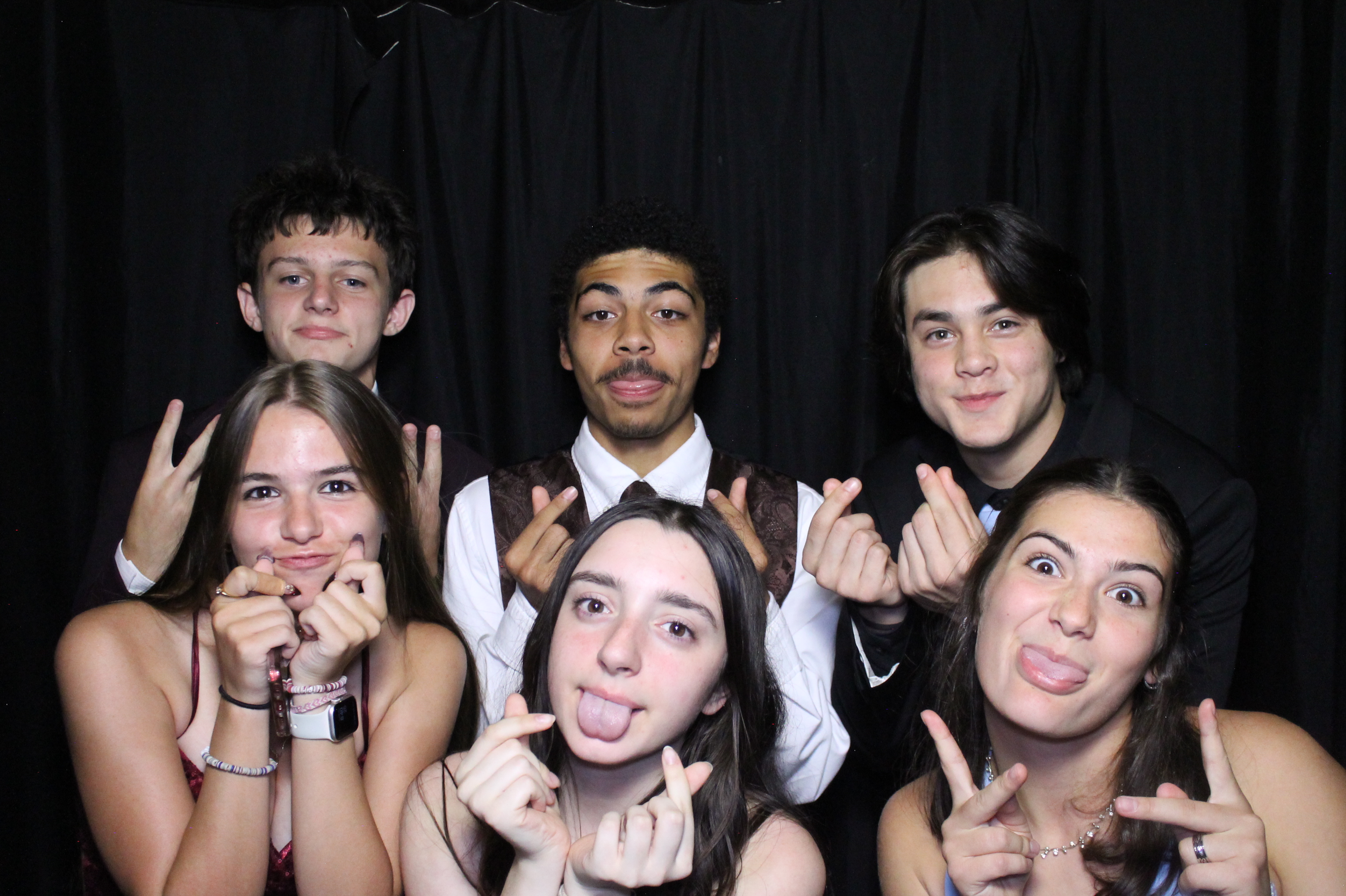 WHHS Homecoming | View more photos from the event at gallery.photoboothcincy.com/u/PhotoBoothCincy/WHHS-Homecoming
