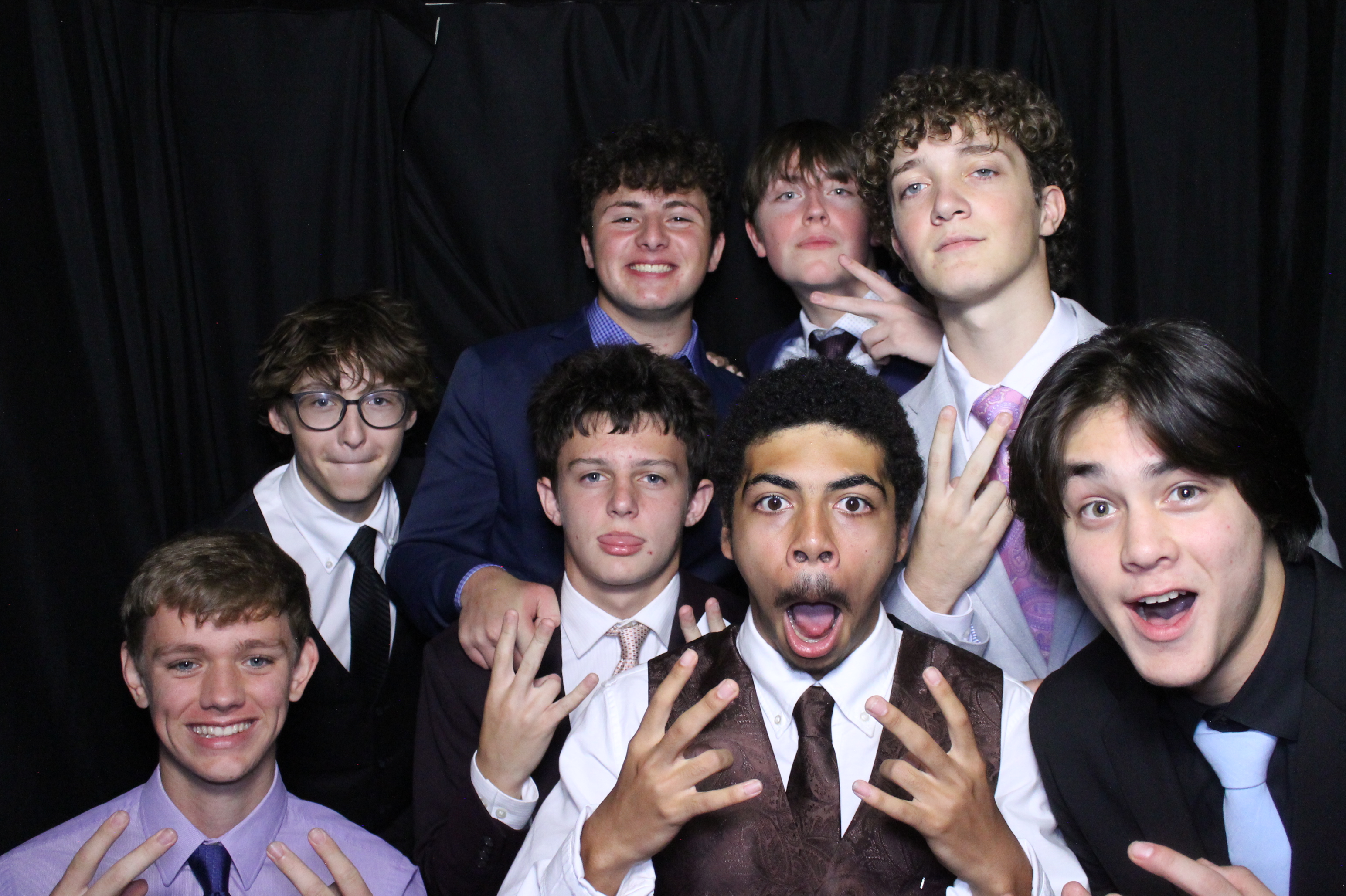 WHHS Homecoming | View more photos from the event at gallery.photoboothcincy.com/u/PhotoBoothCincy/WHHS-Homecoming