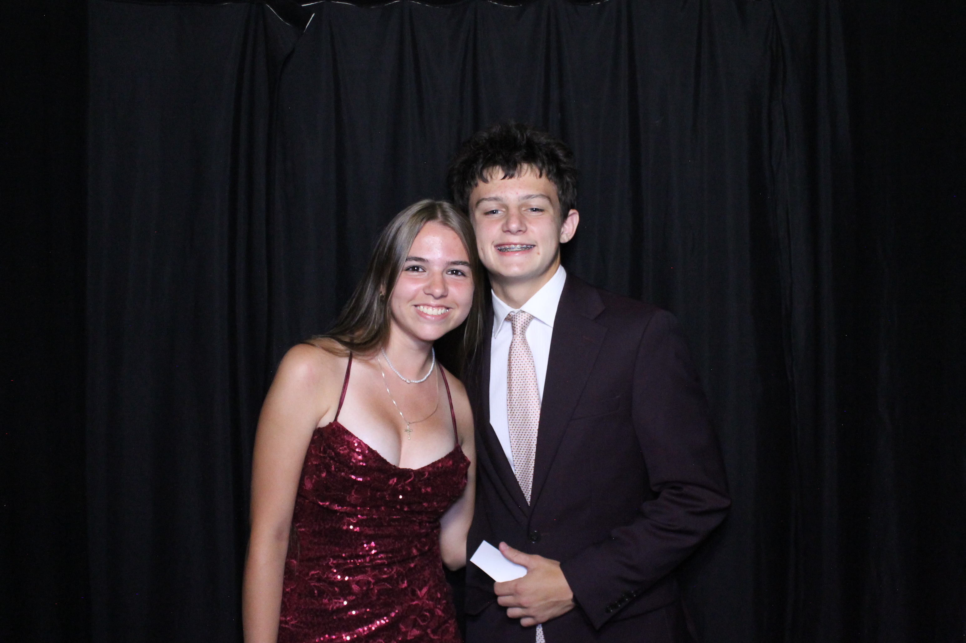 WHHS Homecoming | View more photos from the event at gallery.photoboothcincy.com/u/PhotoBoothCincy/WHHS-Homecoming