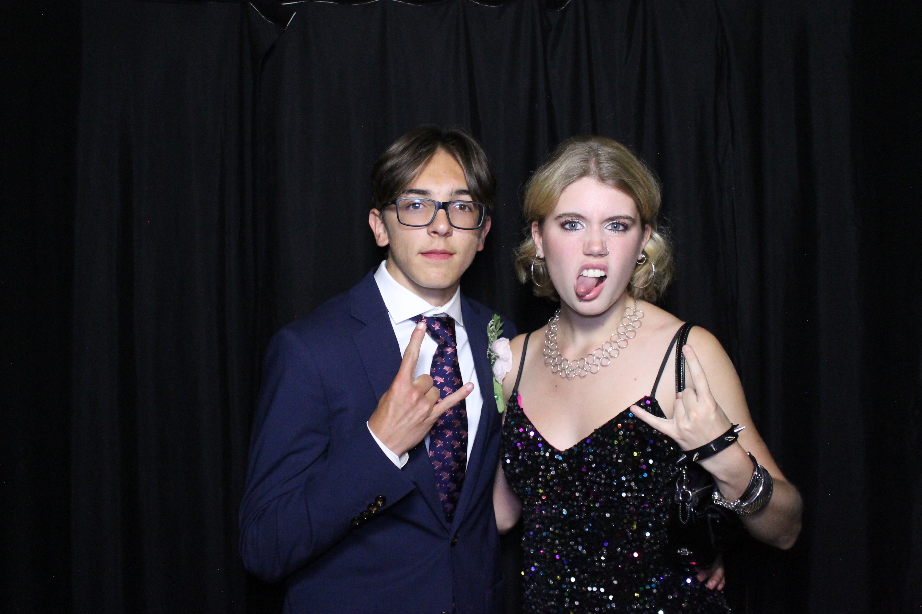 WHHS Homecoming | View more photos from the event at gallery.photoboothcincy.com/u/PhotoBoothCincy/WHHS-Homecoming
