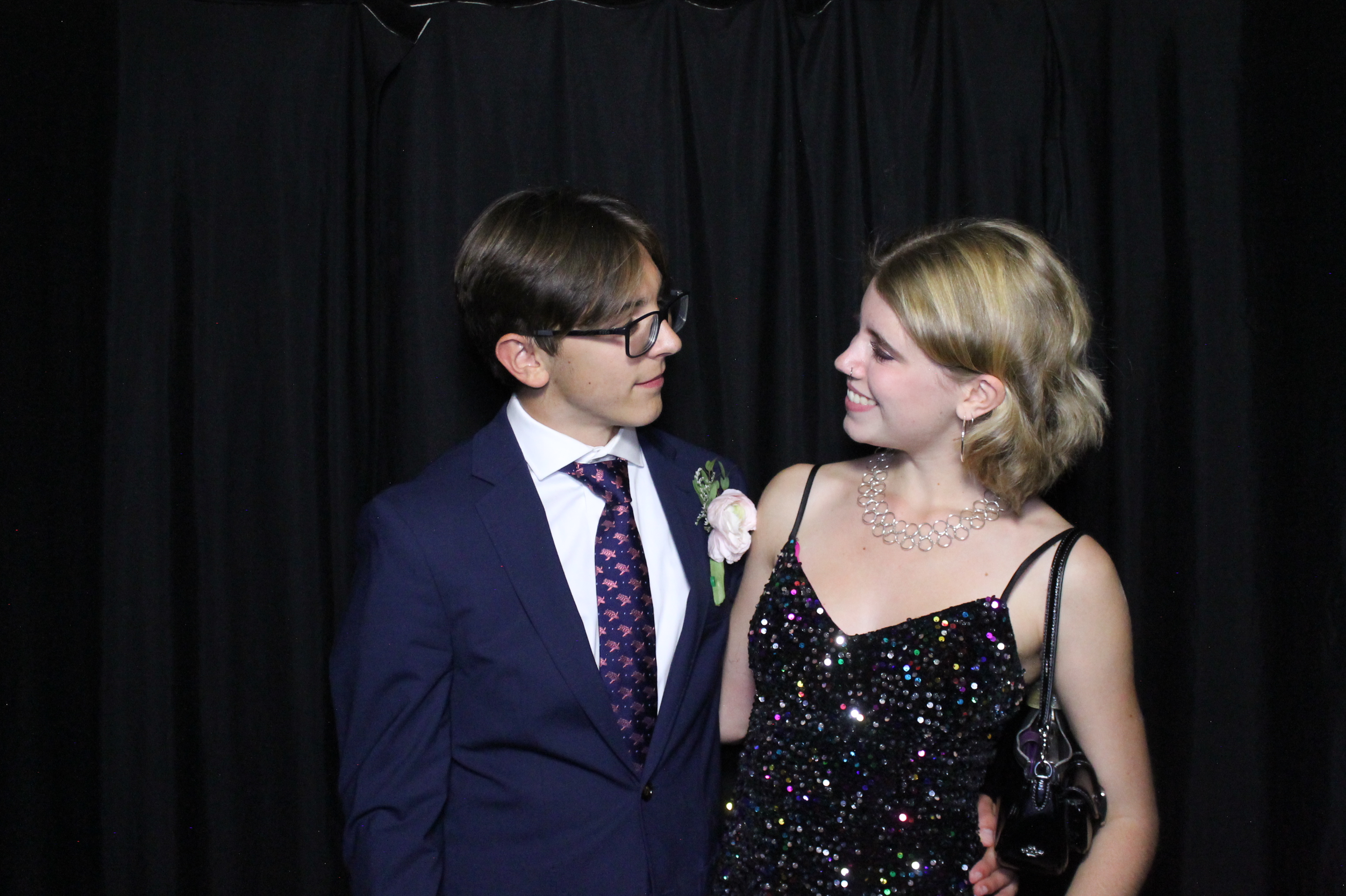 WHHS Homecoming | View more photos from the event at gallery.photoboothcincy.com/u/PhotoBoothCincy/WHHS-Homecoming