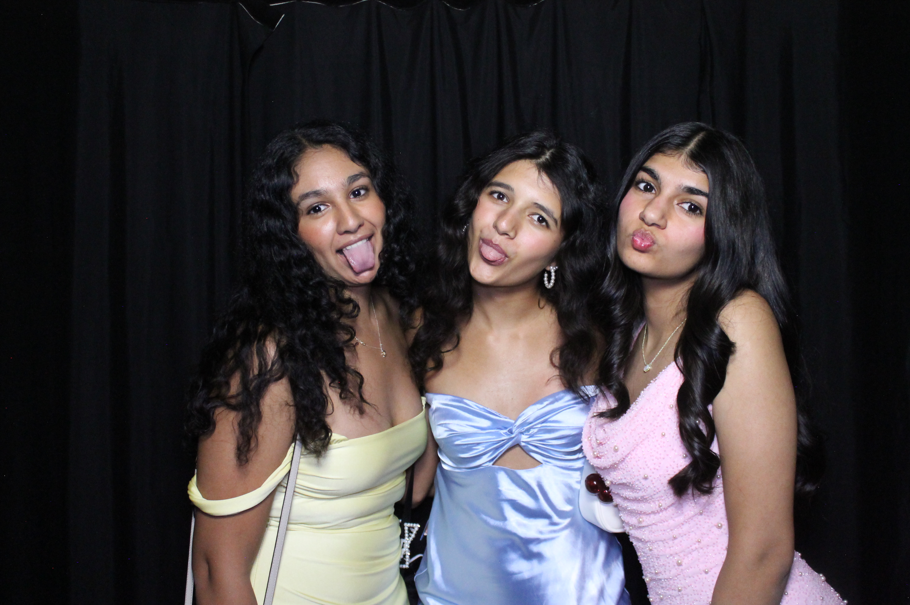 WHHS Homecoming | View more photos from the event at gallery.photoboothcincy.com/u/PhotoBoothCincy/WHHS-Homecoming