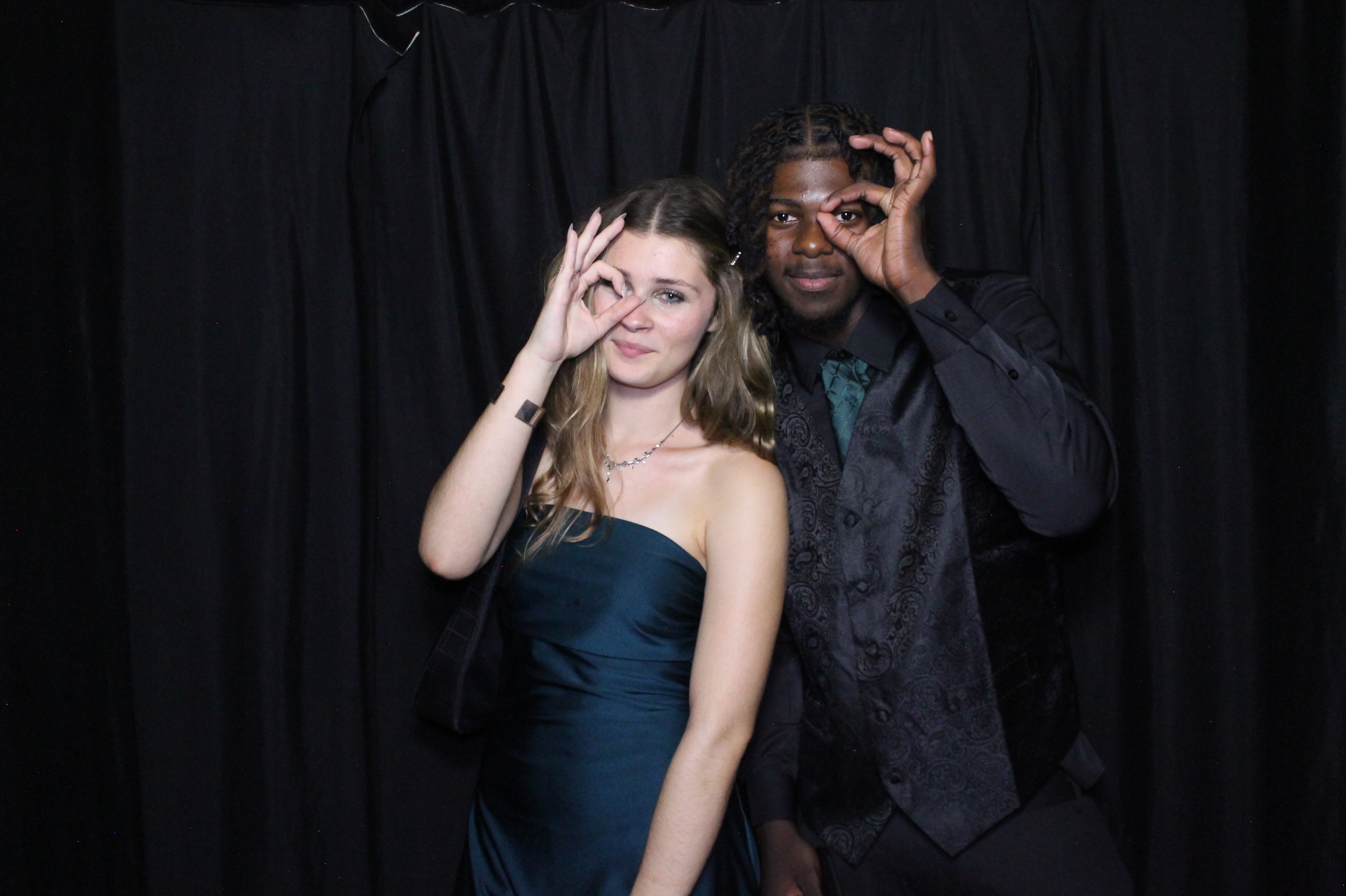 WHHS Homecoming | View more photos from the event at gallery.photoboothcincy.com/u/PhotoBoothCincy/WHHS-Homecoming