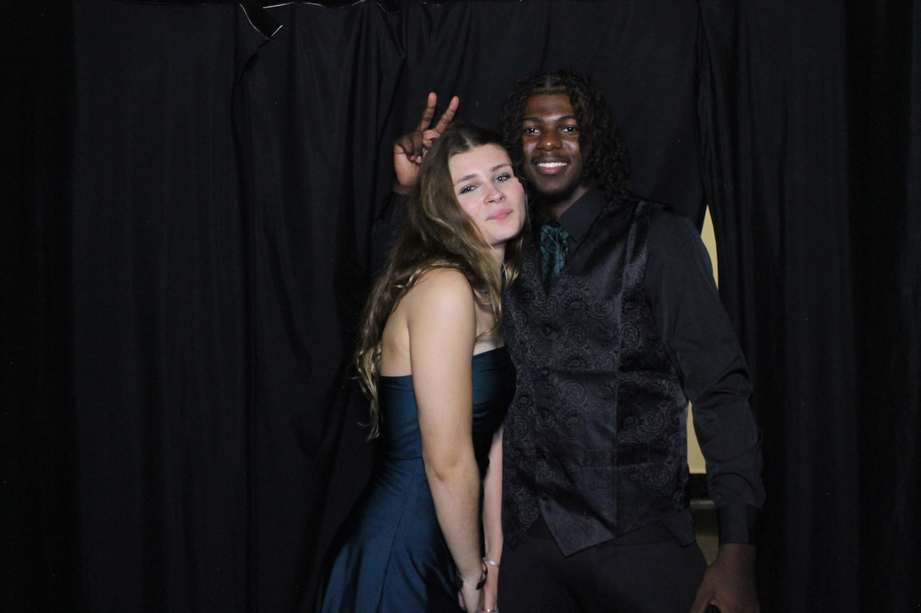 WHHS Homecoming | View more photos from the event at gallery.photoboothcincy.com/u/PhotoBoothCincy/WHHS-Homecoming