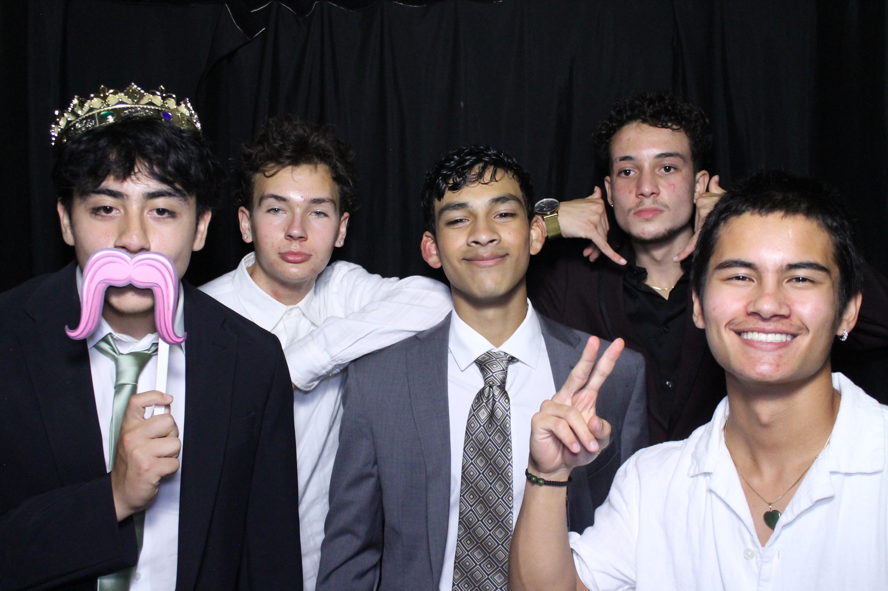 WHHS Homecoming | View more photos from the event at gallery.photoboothcincy.com/u/PhotoBoothCincy/WHHS-Homecoming