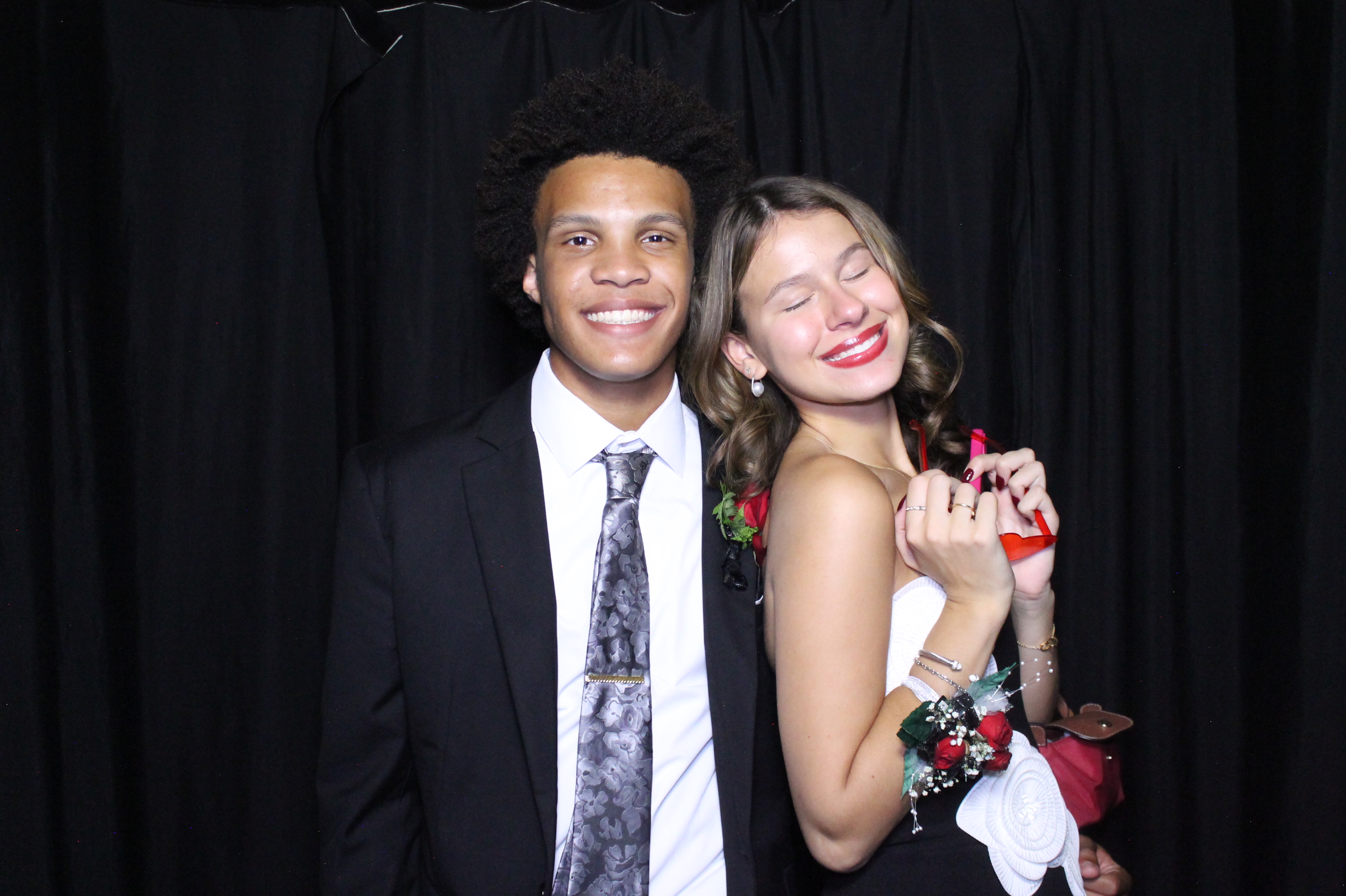 WHHS Homecoming | View more photos from the event at gallery.photoboothcincy.com/u/PhotoBoothCincy/WHHS-Homecoming