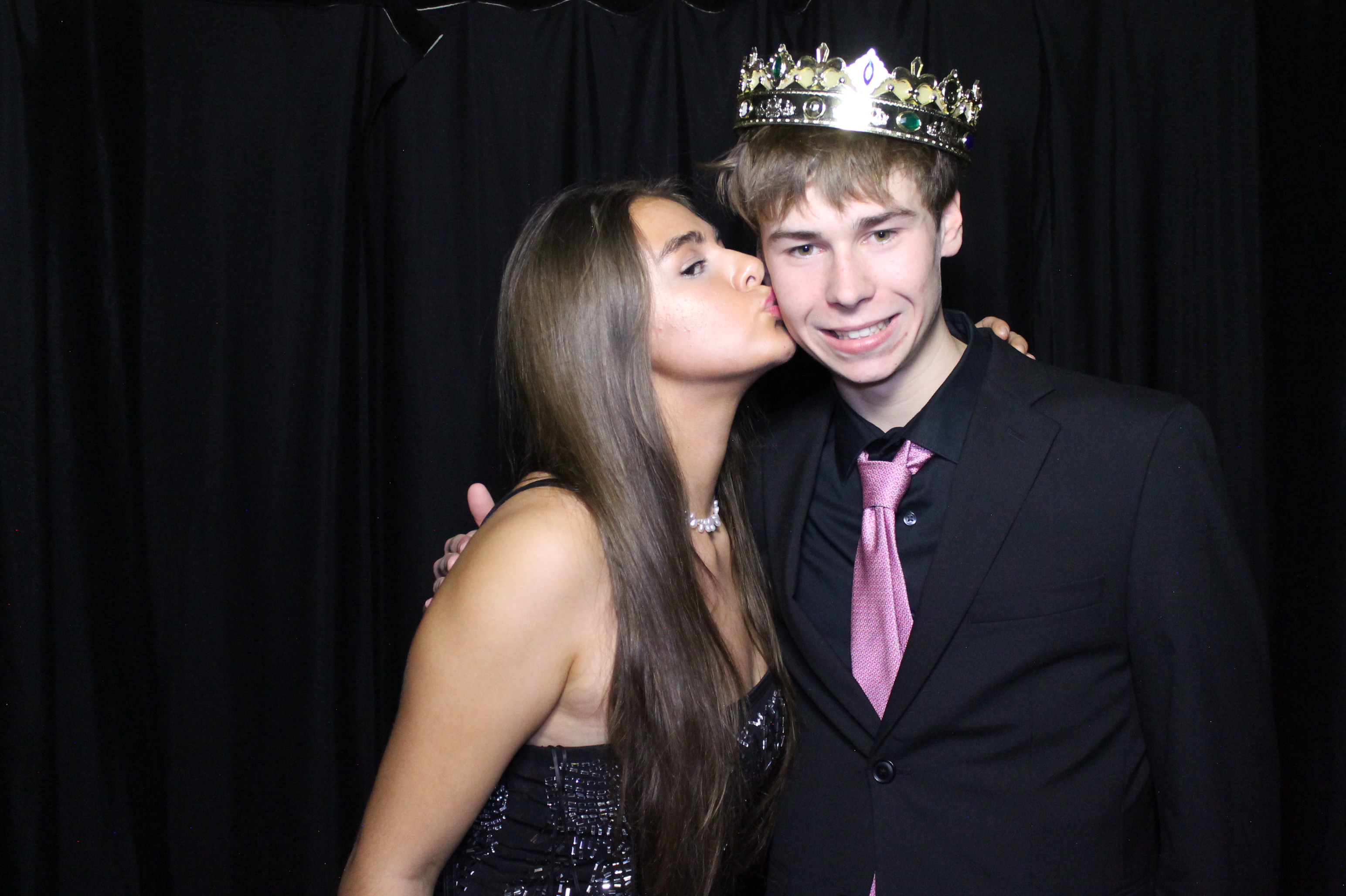 WHHS Homecoming | View more photos from the event at gallery.photoboothcincy.com/u/PhotoBoothCincy/WHHS-Homecoming