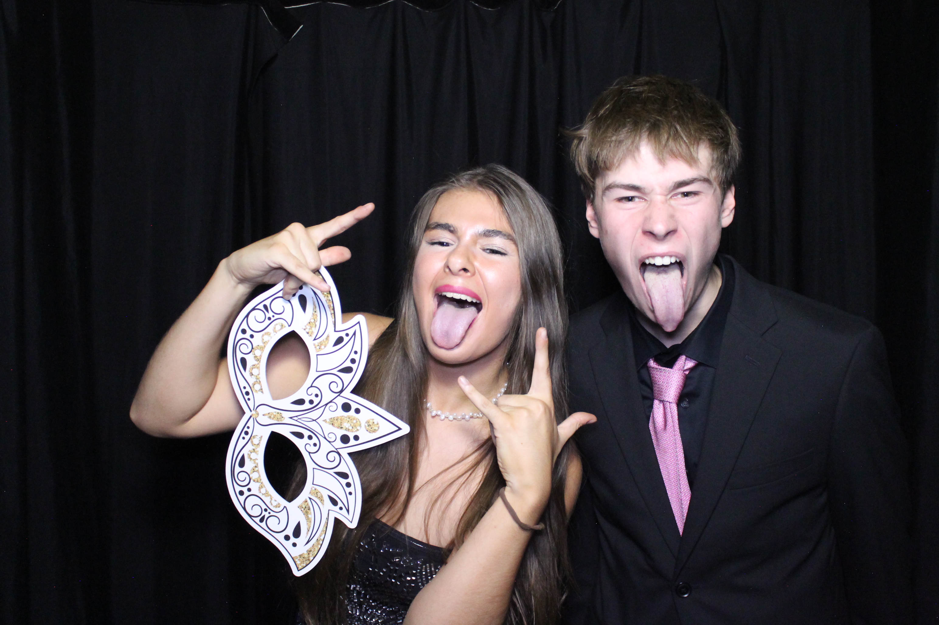 WHHS Homecoming | View more photos from the event at gallery.photoboothcincy.com/u/PhotoBoothCincy/WHHS-Homecoming