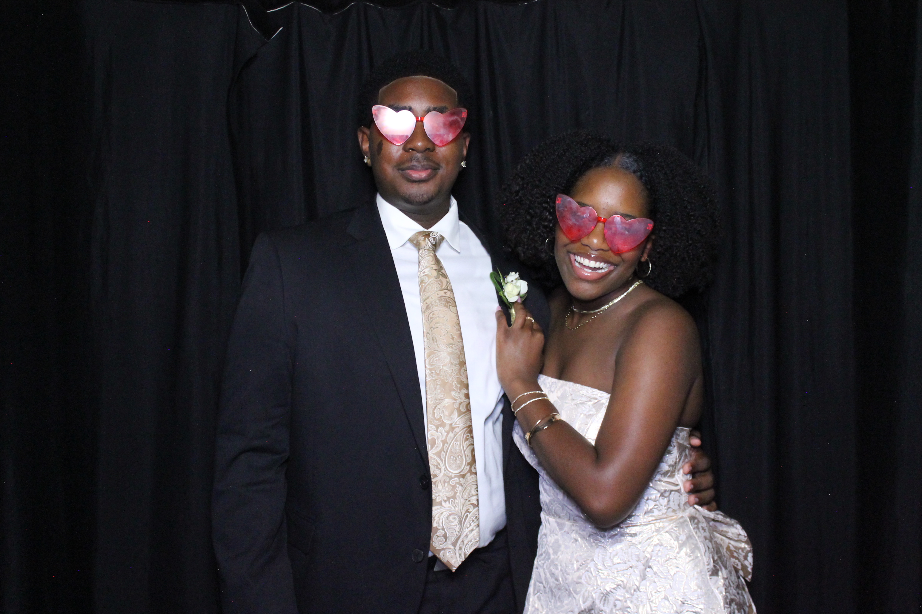WHHS Homecoming | View more photos from the event at gallery.photoboothcincy.com/u/PhotoBoothCincy/WHHS-Homecoming