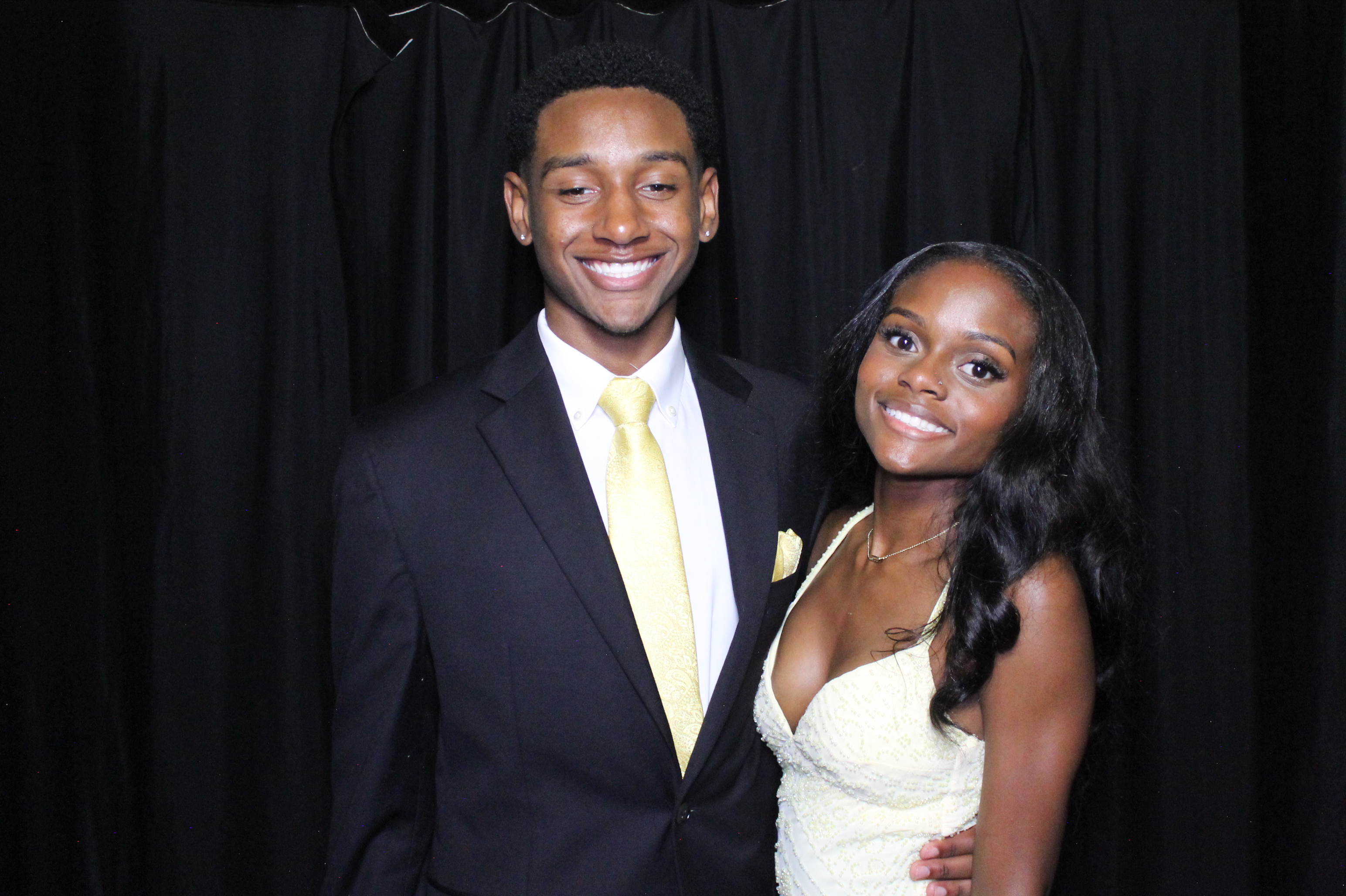 WHHS Homecoming | View more photos from the event at gallery.photoboothcincy.com/u/PhotoBoothCincy/WHHS-Homecoming