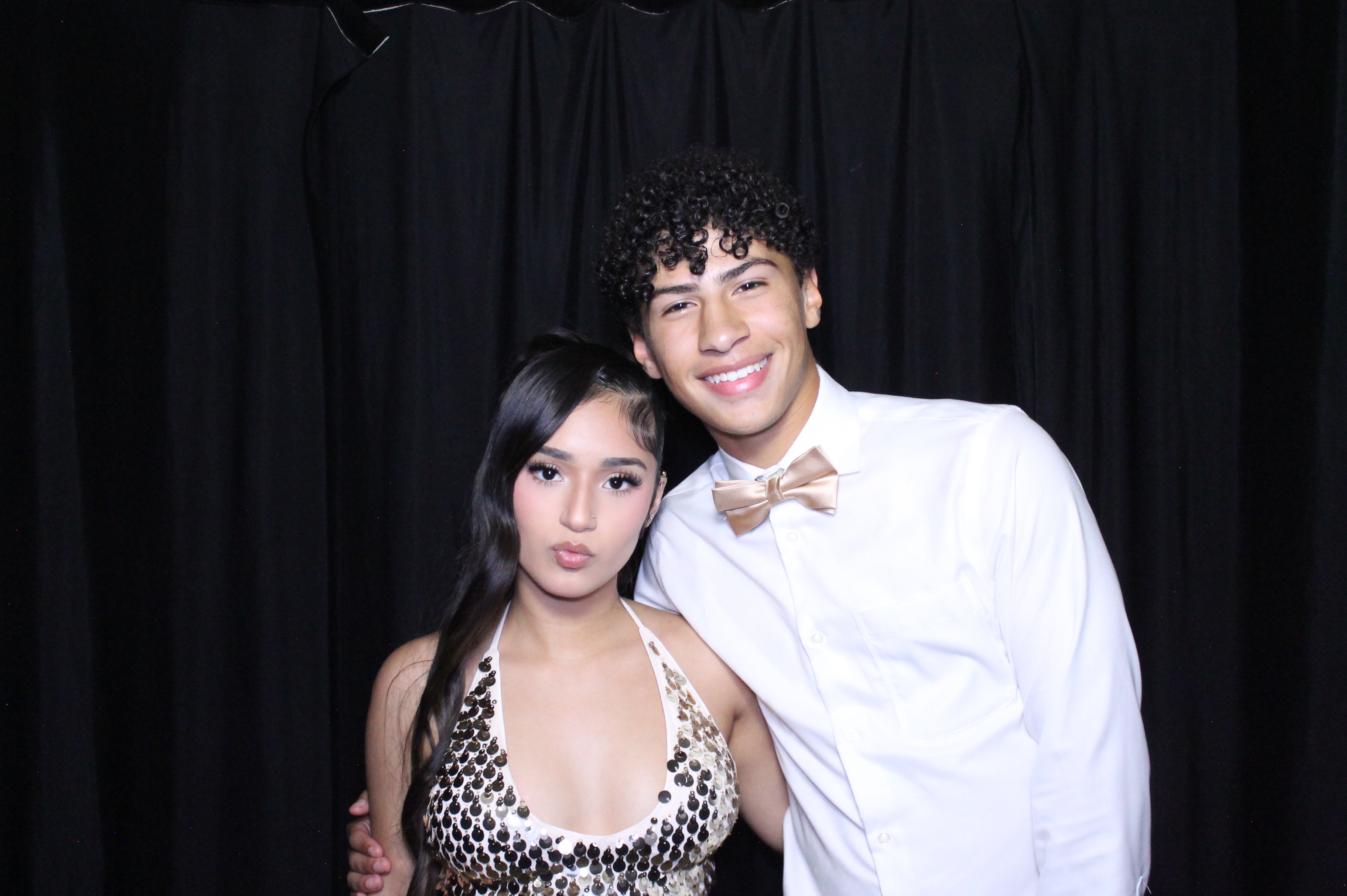 WHHS Homecoming | View more photos from the event at gallery.photoboothcincy.com/u/PhotoBoothCincy/WHHS-Homecoming