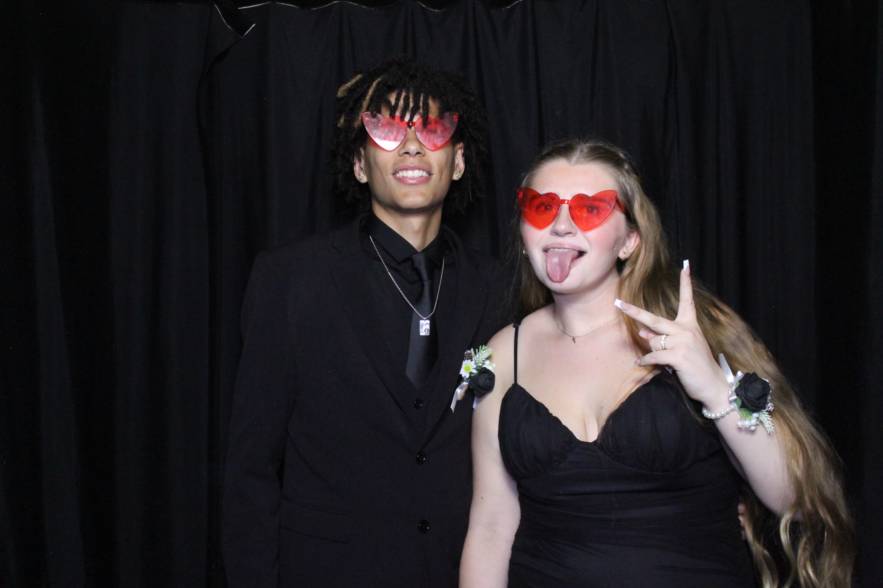 WHHS Homecoming | View more photos from the event at gallery.photoboothcincy.com/u/PhotoBoothCincy/WHHS-Homecoming