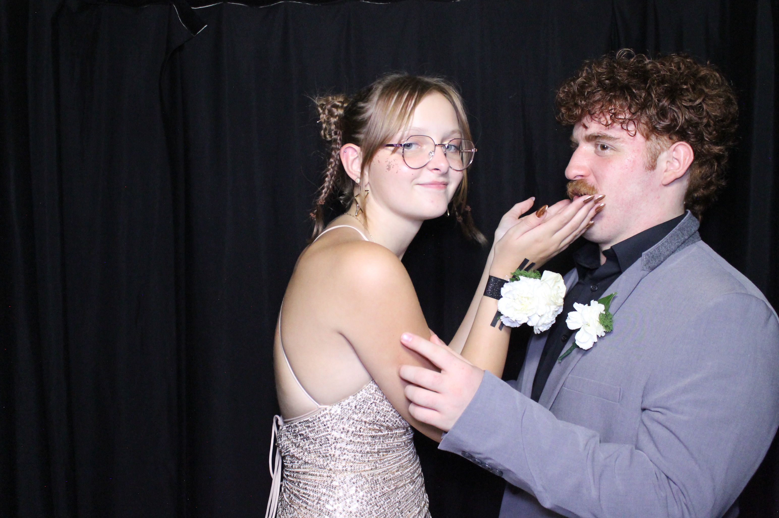 WHHS Homecoming | View more photos from the event at gallery.photoboothcincy.com/u/PhotoBoothCincy/WHHS-Homecoming