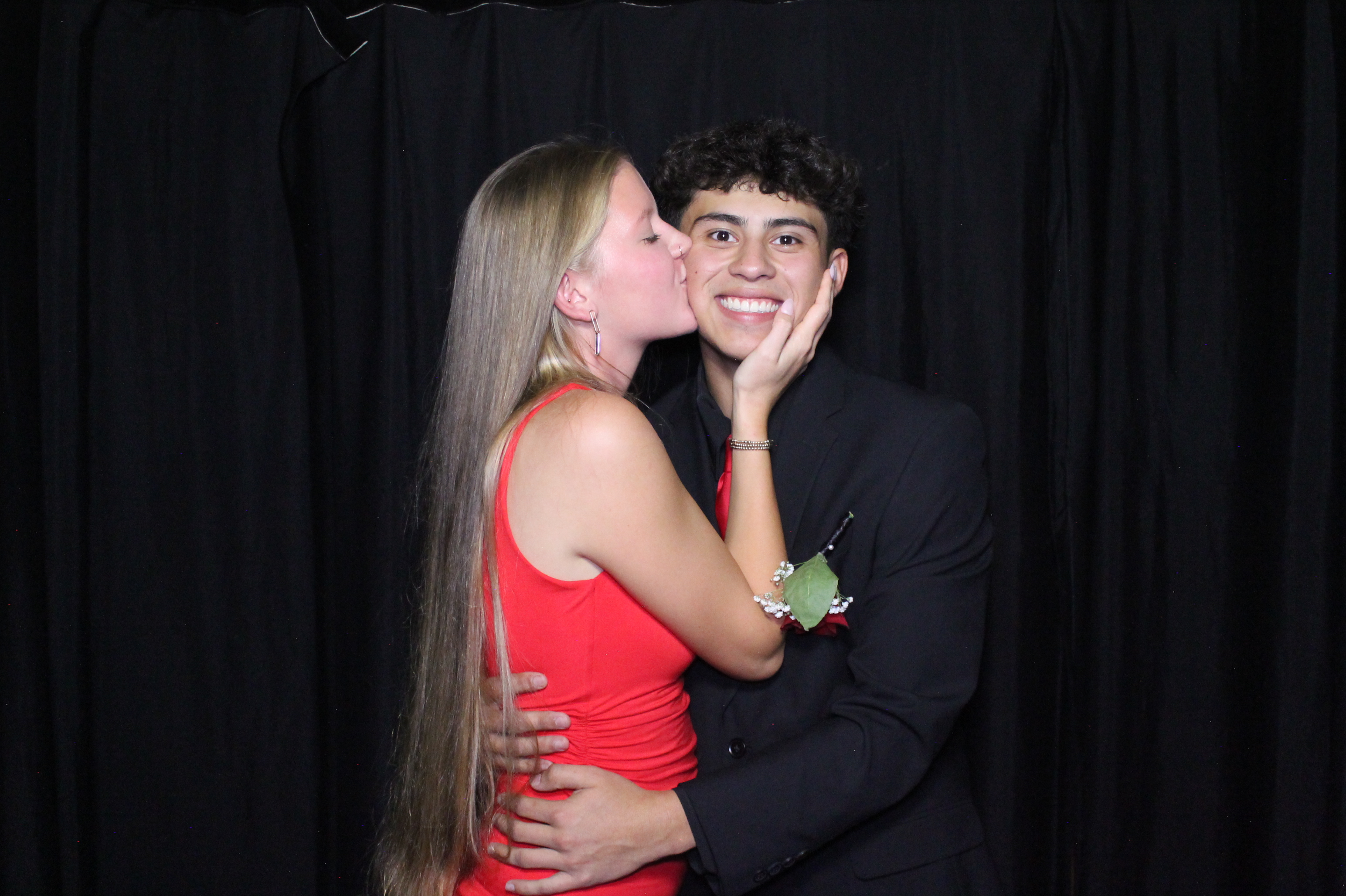 WHHS Homecoming | View more photos from the event at gallery.photoboothcincy.com/u/PhotoBoothCincy/WHHS-Homecoming