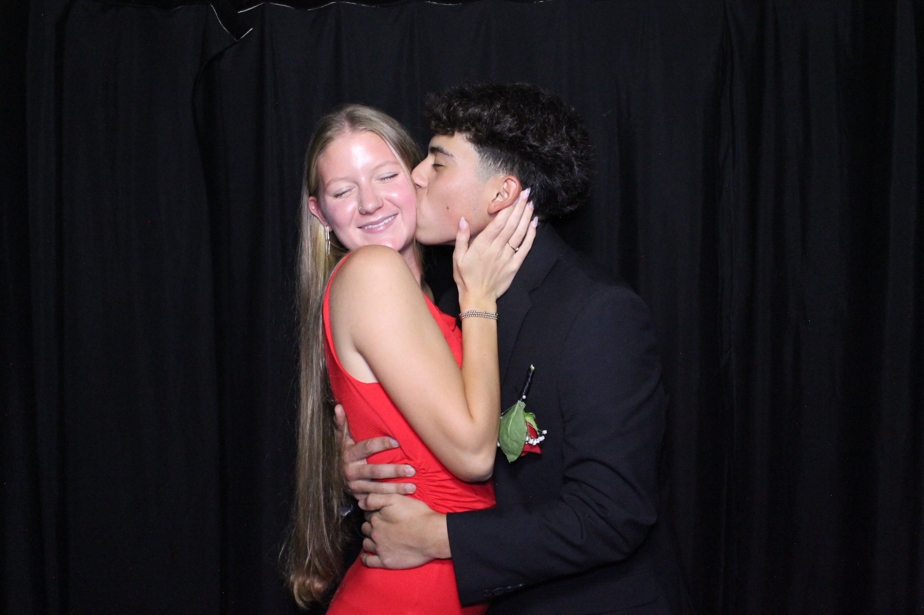 WHHS Homecoming | View more photos from the event at gallery.photoboothcincy.com/u/PhotoBoothCincy/WHHS-Homecoming