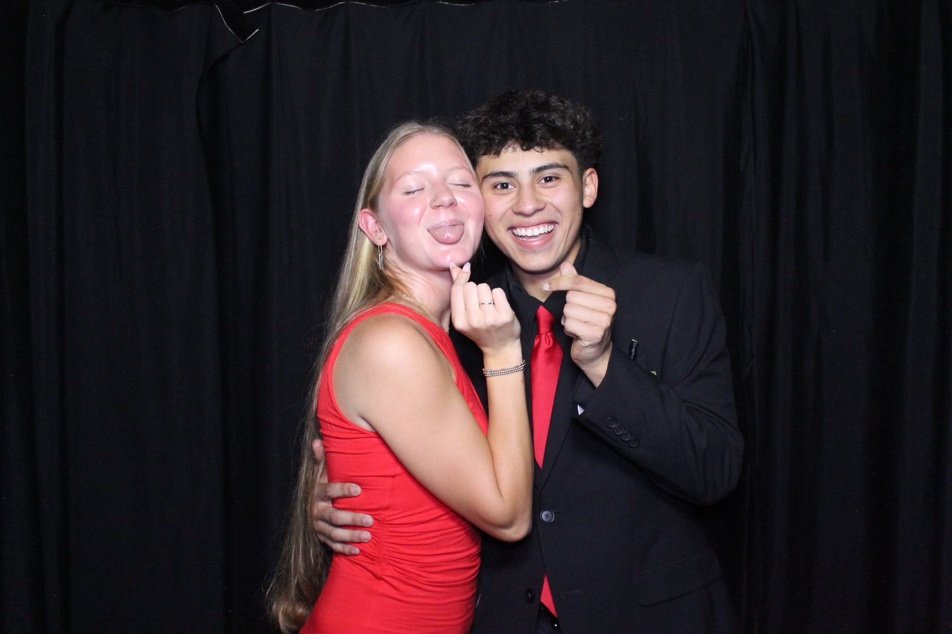 WHHS Homecoming | View more photos from the event at gallery.photoboothcincy.com/u/PhotoBoothCincy/WHHS-Homecoming