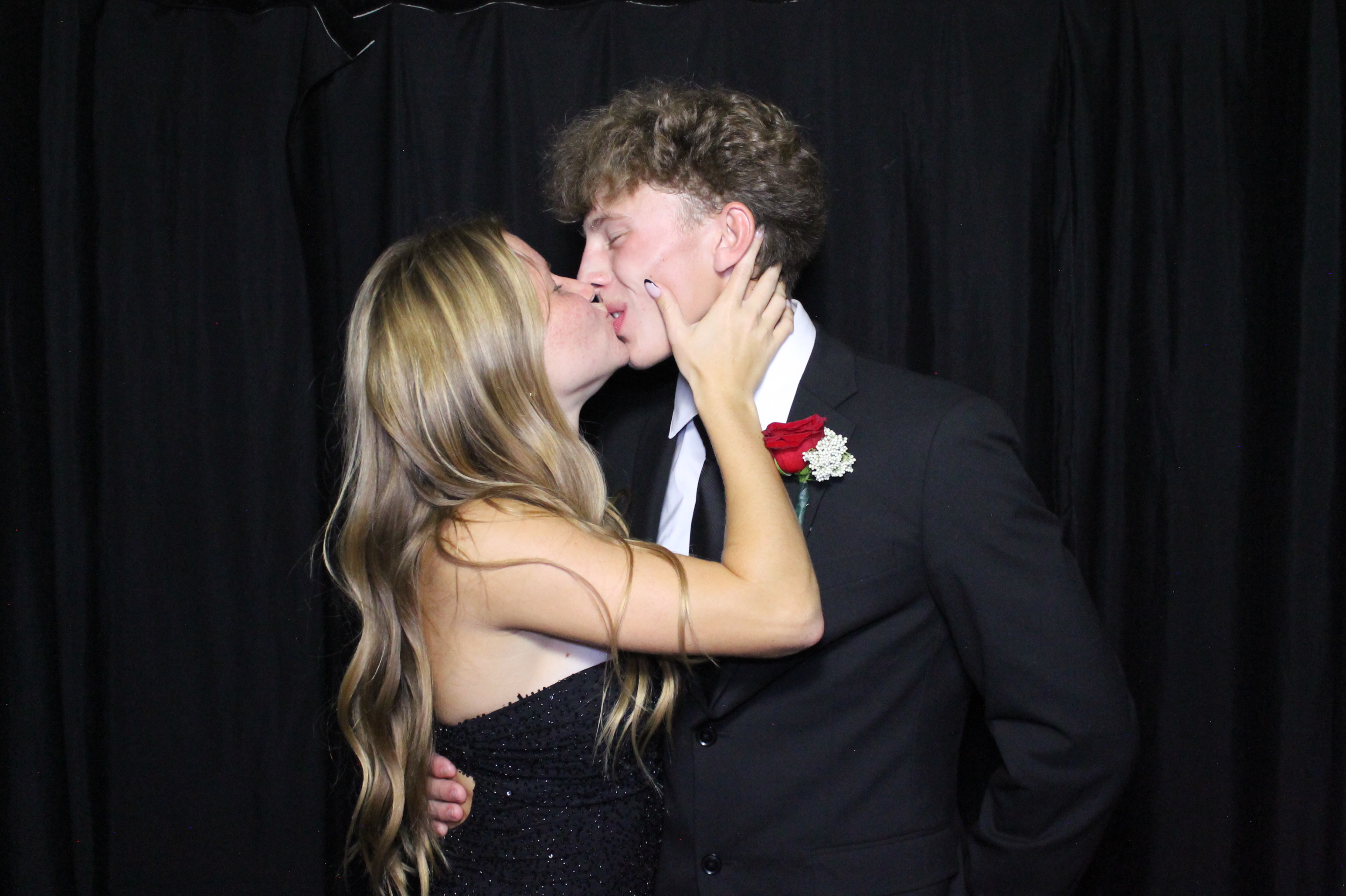 WHHS Homecoming | View more photos from the event at gallery.photoboothcincy.com/u/PhotoBoothCincy/WHHS-Homecoming