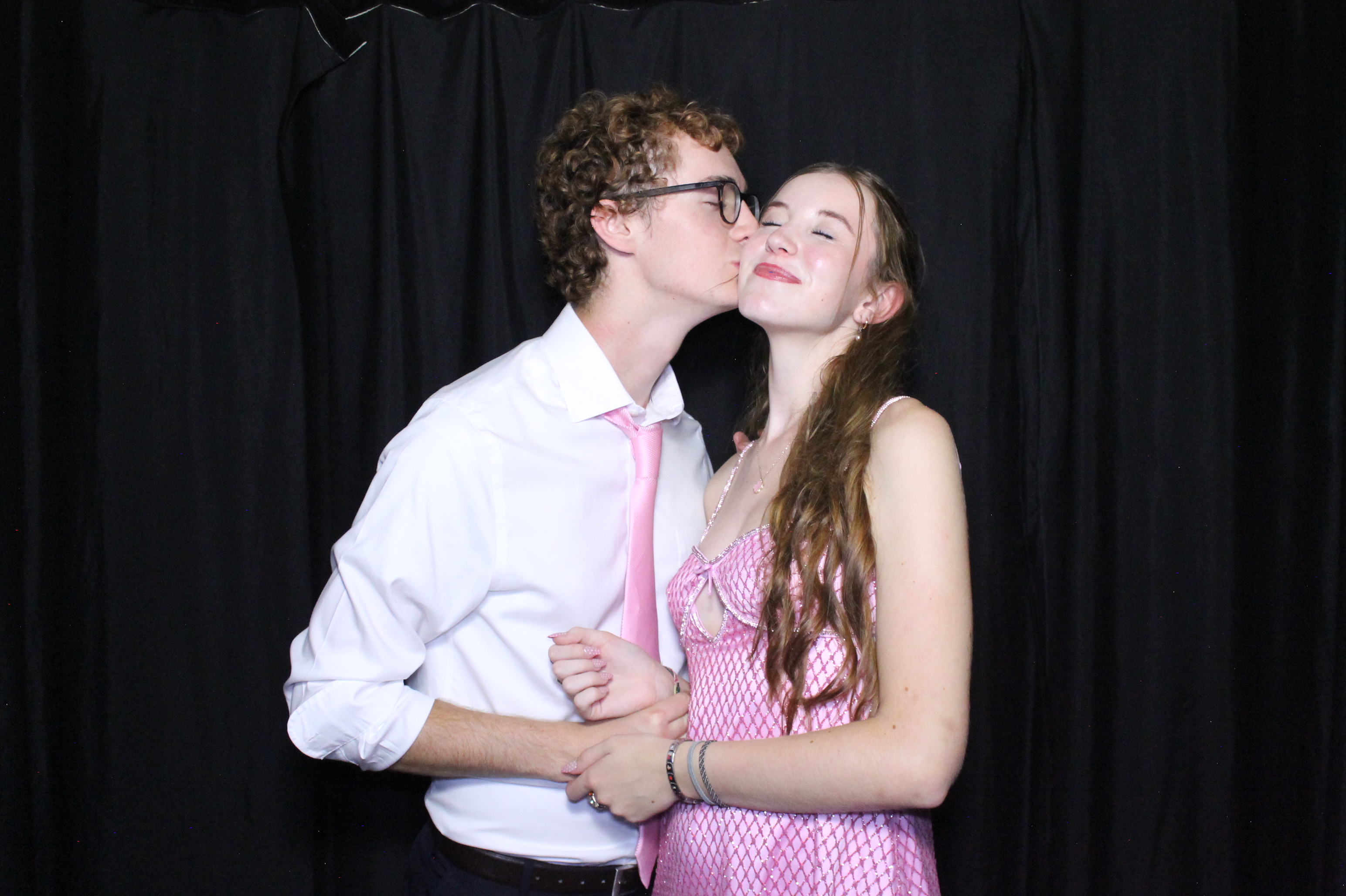WHHS Homecoming | View more photos from the event at gallery.photoboothcincy.com/u/PhotoBoothCincy/WHHS-Homecoming