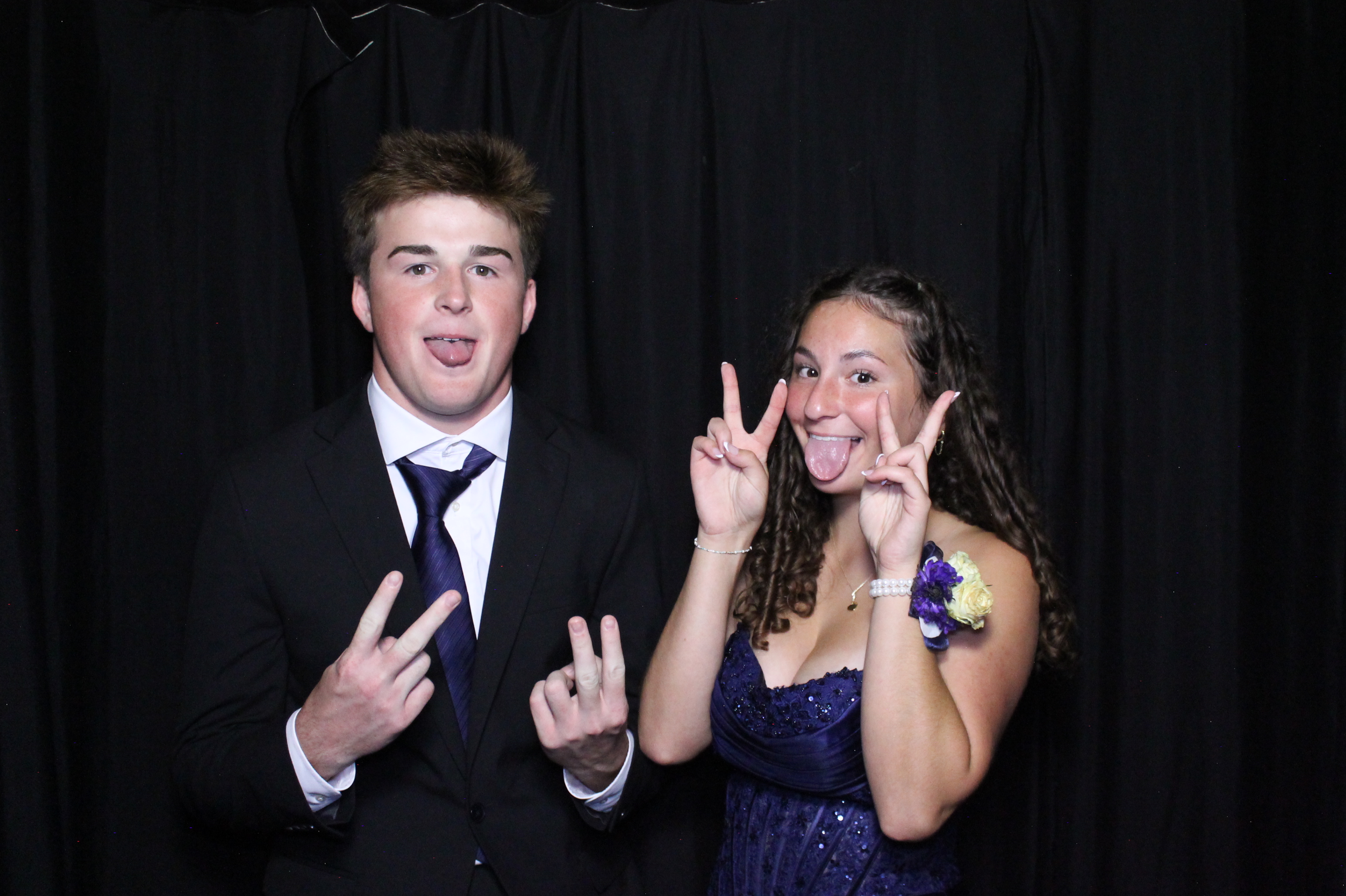 WHHS Homecoming | View more photos from the event at gallery.photoboothcincy.com/u/PhotoBoothCincy/WHHS-Homecoming
