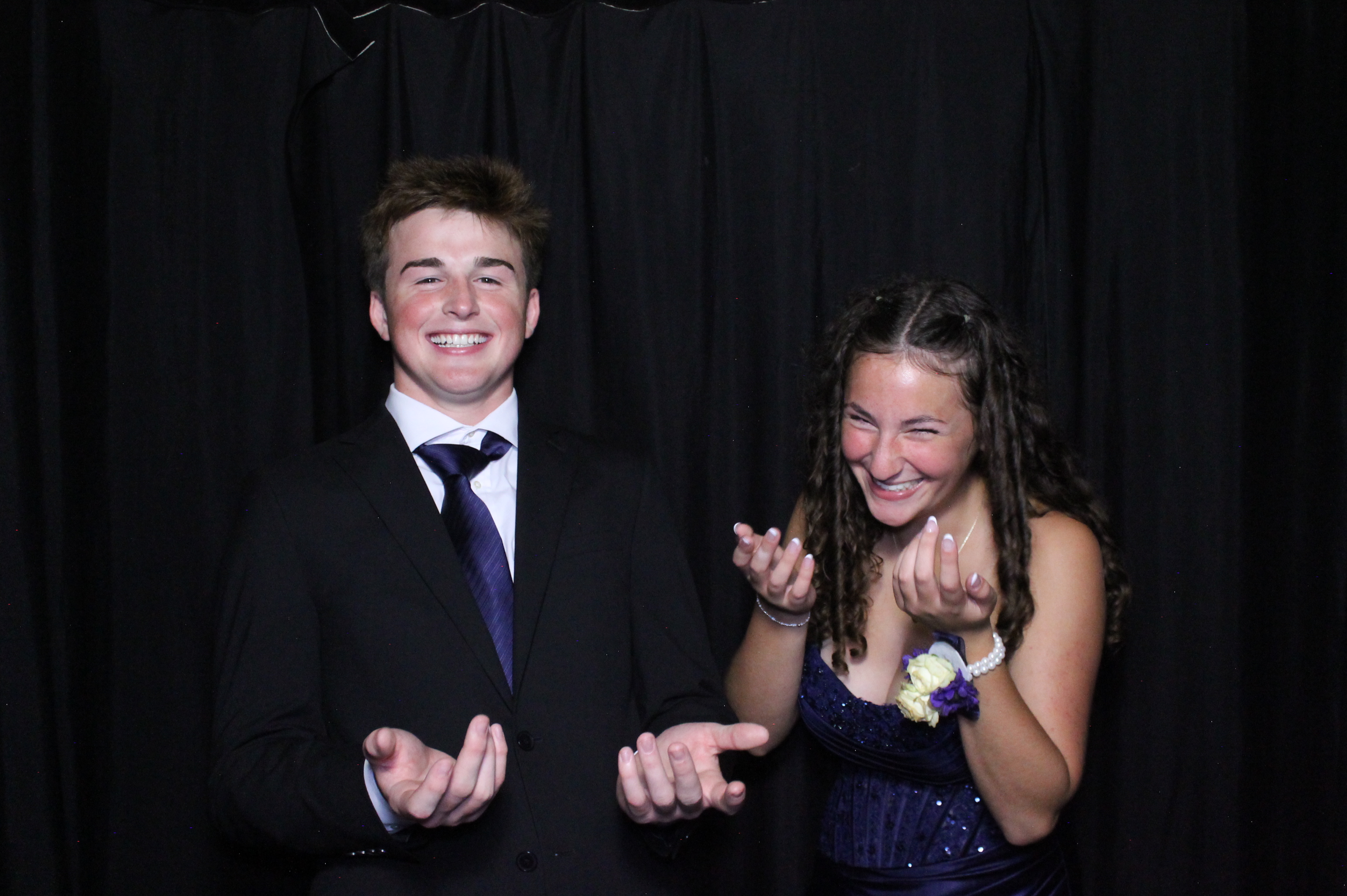 WHHS Homecoming | View more photos from the event at gallery.photoboothcincy.com/u/PhotoBoothCincy/WHHS-Homecoming
