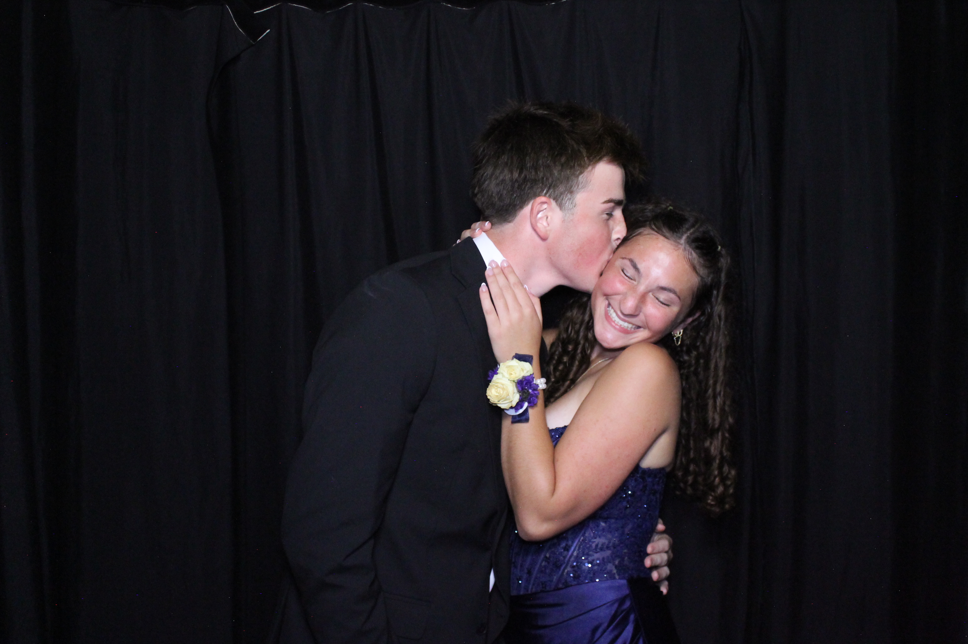 WHHS Homecoming | View more photos from the event at gallery.photoboothcincy.com/u/PhotoBoothCincy/WHHS-Homecoming