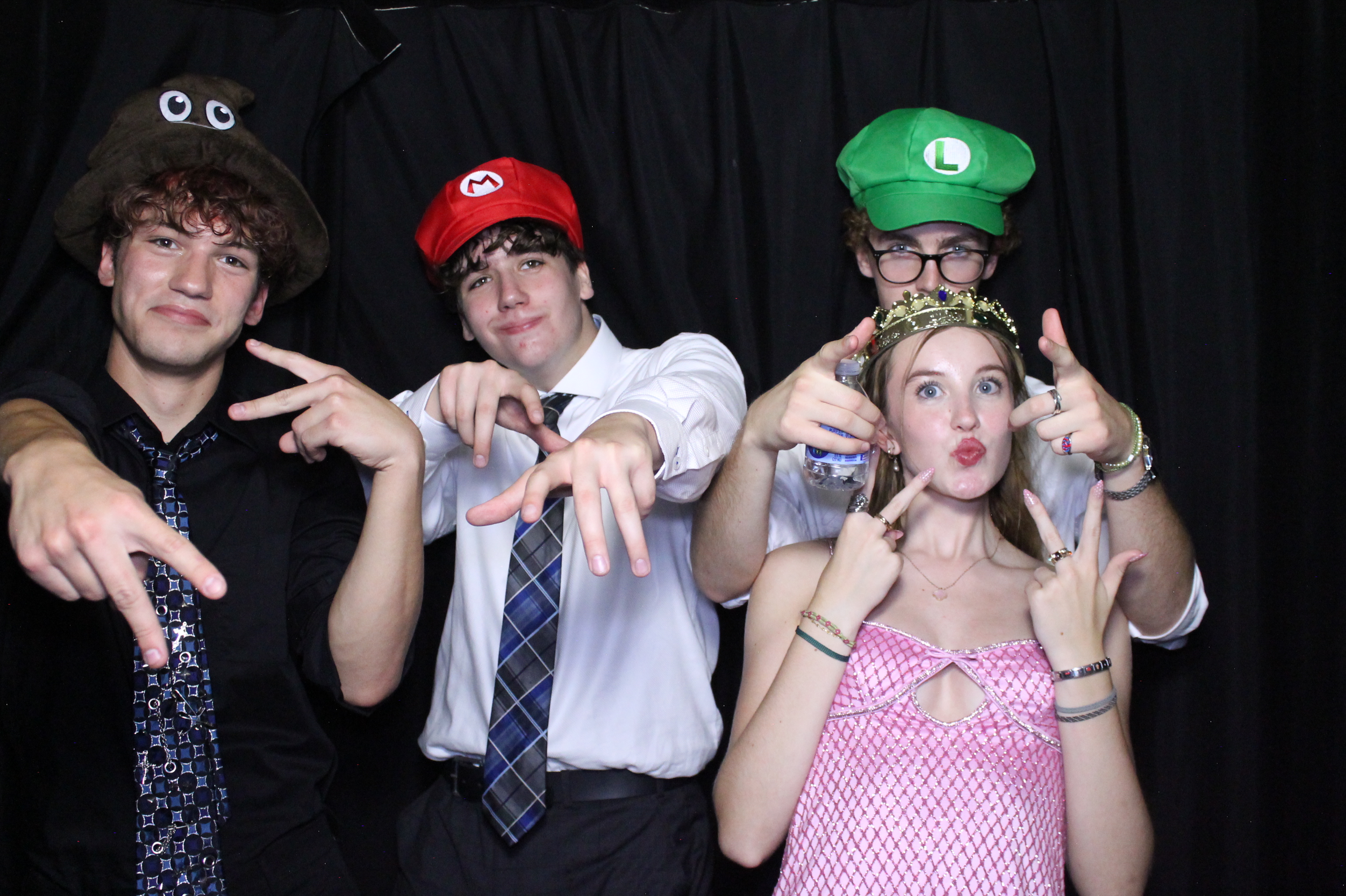 WHHS Homecoming | View more photos from the event at gallery.photoboothcincy.com/u/PhotoBoothCincy/WHHS-Homecoming