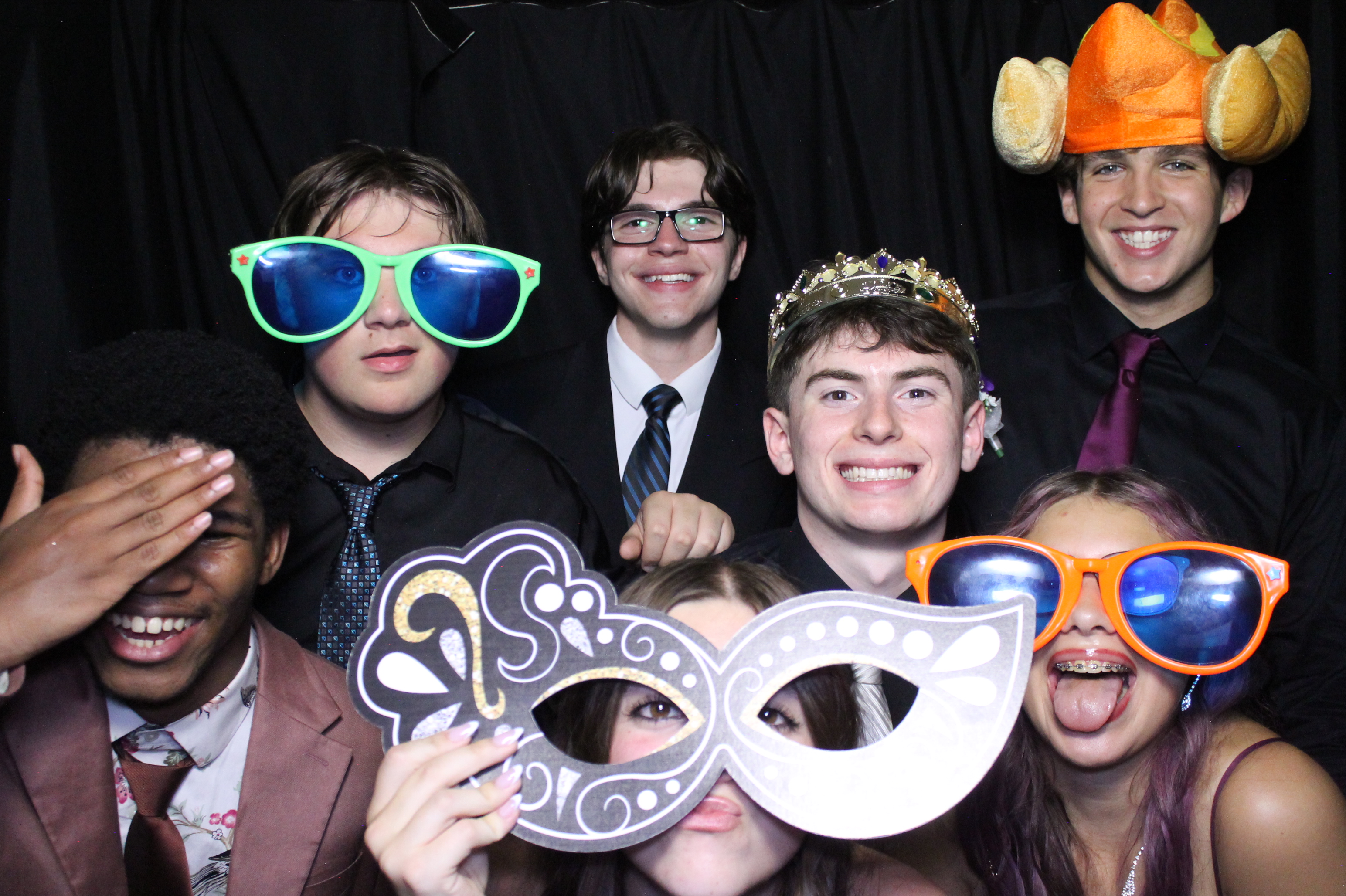 WHHS Homecoming | View more photos from the event at gallery.photoboothcincy.com/u/PhotoBoothCincy/WHHS-Homecoming