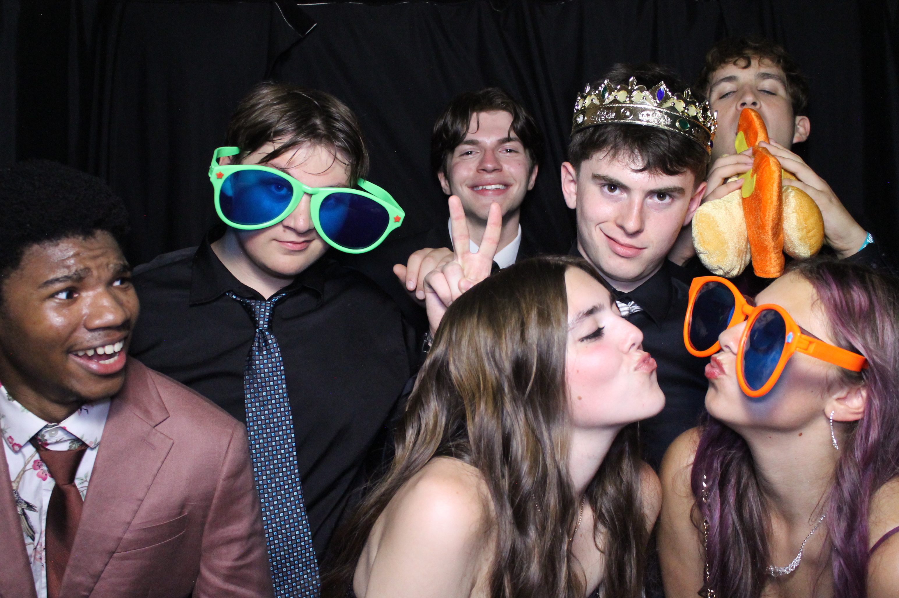 WHHS Homecoming | View more photos from the event at gallery.photoboothcincy.com/u/PhotoBoothCincy/WHHS-Homecoming