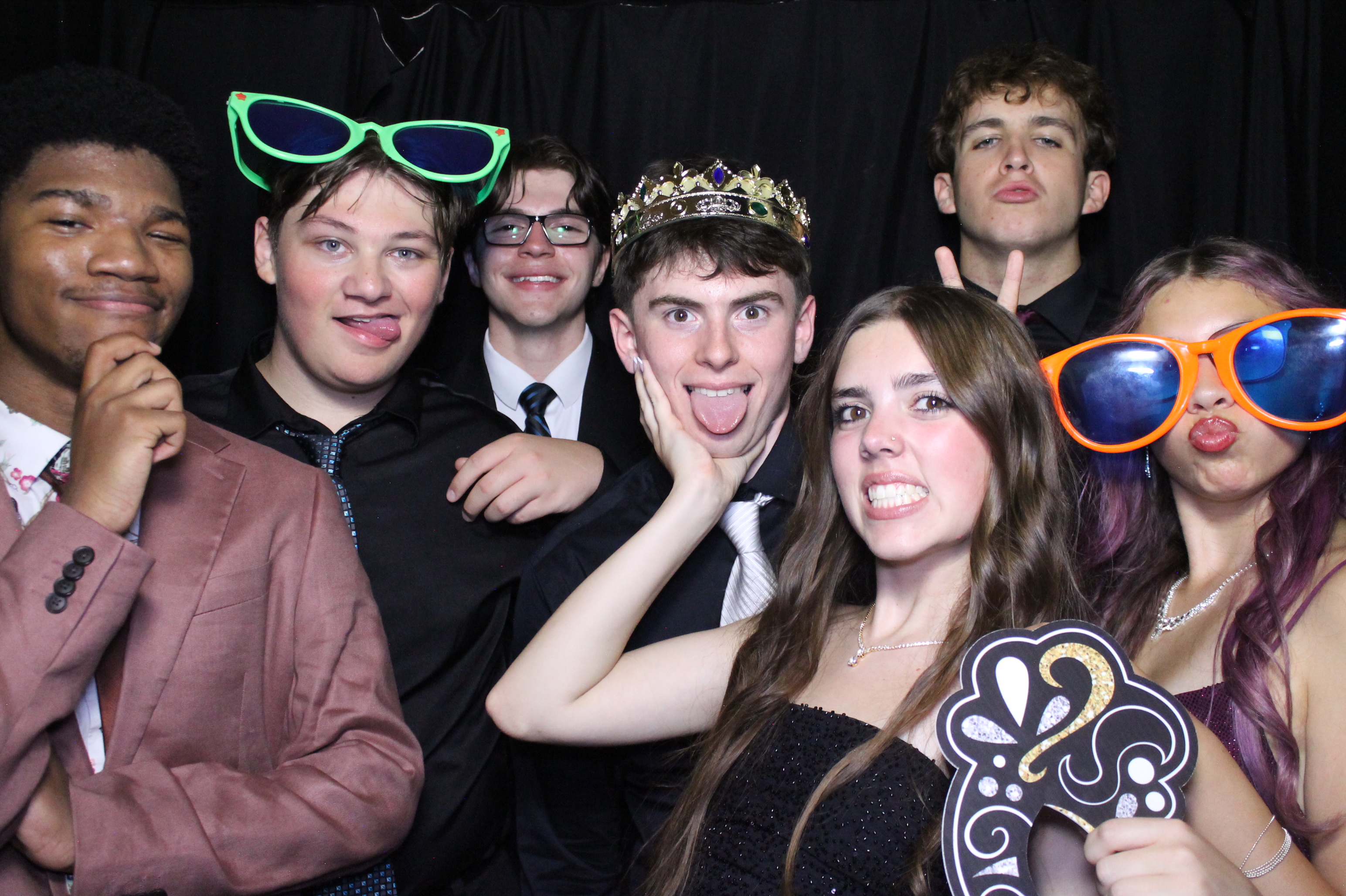 WHHS Homecoming | View more photos from the event at gallery.photoboothcincy.com/u/PhotoBoothCincy/WHHS-Homecoming