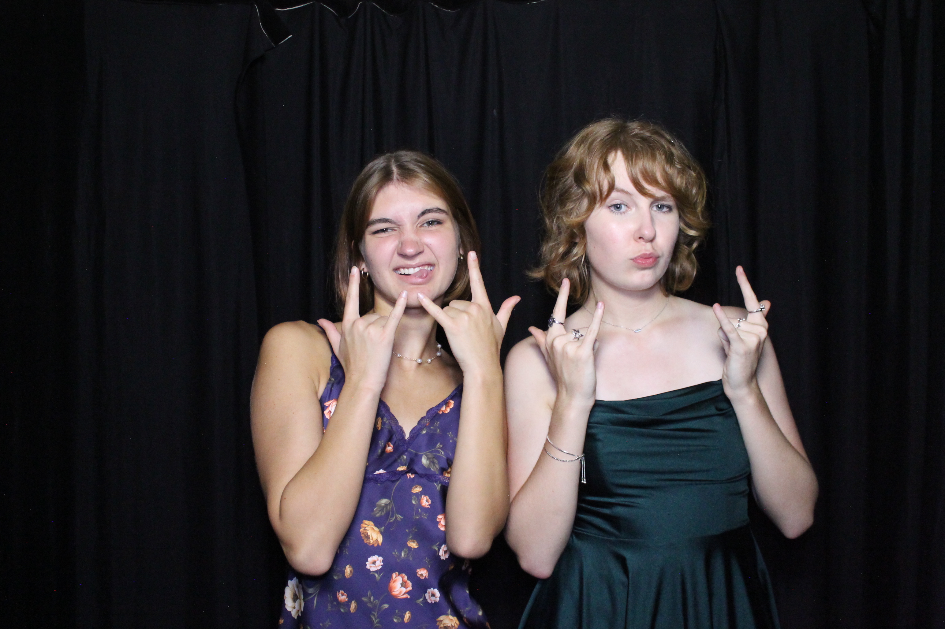 WHHS Homecoming | View more photos from the event at gallery.photoboothcincy.com/u/PhotoBoothCincy/WHHS-Homecoming