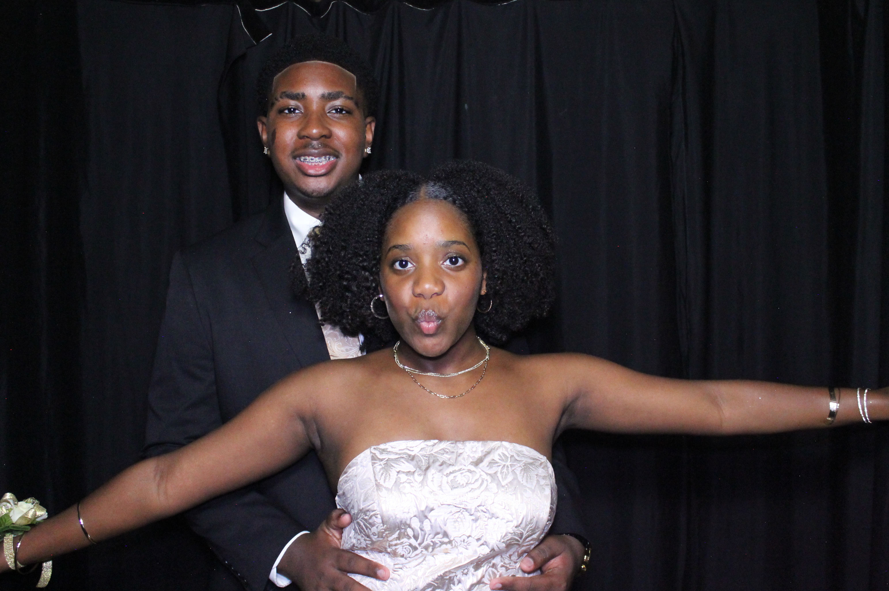 WHHS Homecoming | View more photos from the event at gallery.photoboothcincy.com/u/PhotoBoothCincy/WHHS-Homecoming
