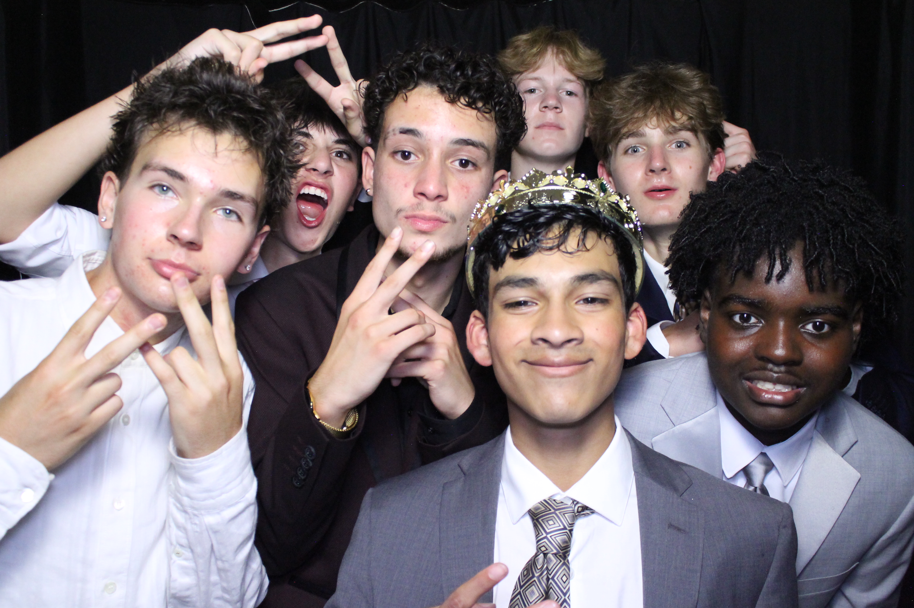 WHHS Homecoming | View more photos from the event at gallery.photoboothcincy.com/u/PhotoBoothCincy/WHHS-Homecoming