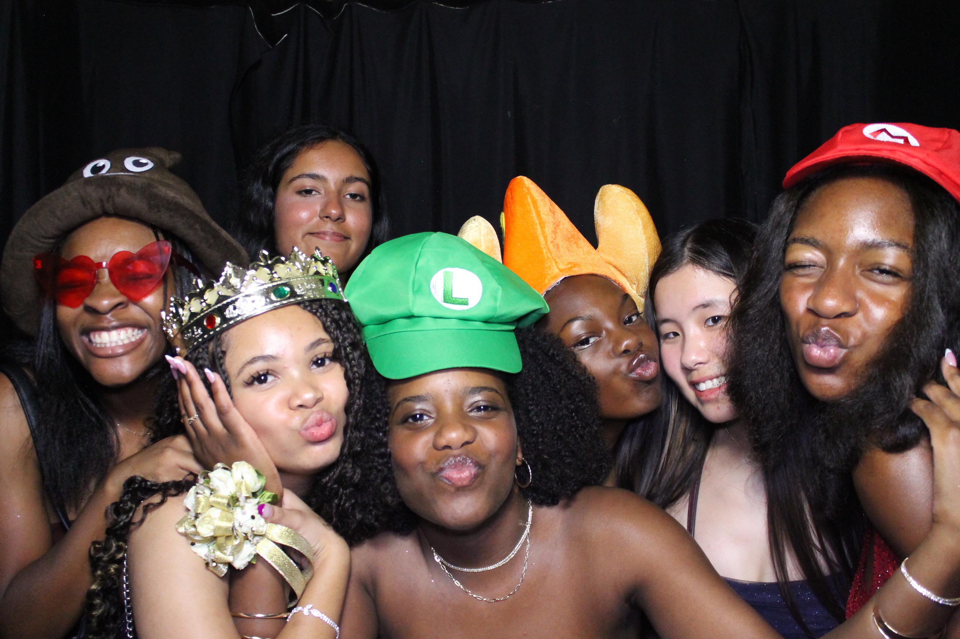 WHHS Homecoming | View more photos from the event at gallery.photoboothcincy.com/u/PhotoBoothCincy/WHHS-Homecoming