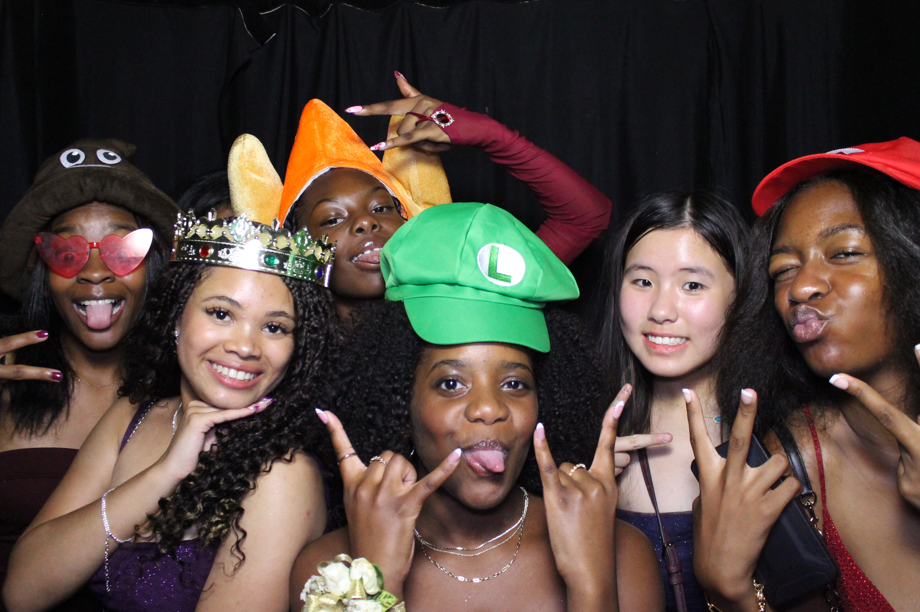 WHHS Homecoming | View more photos from the event at gallery.photoboothcincy.com/u/PhotoBoothCincy/WHHS-Homecoming