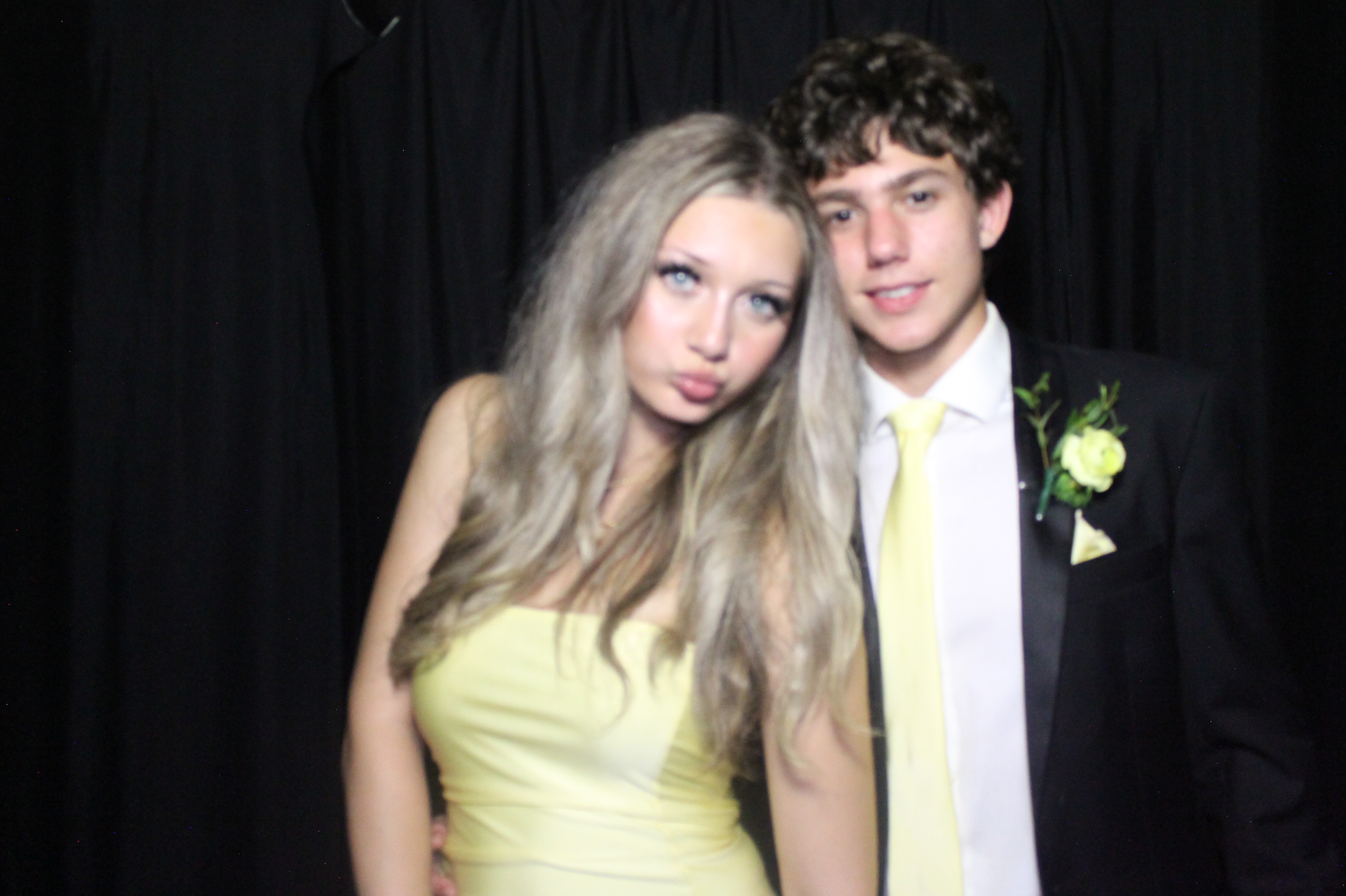 WHHS Homecoming | View more photos from the event at gallery.photoboothcincy.com/u/PhotoBoothCincy/WHHS-Homecoming