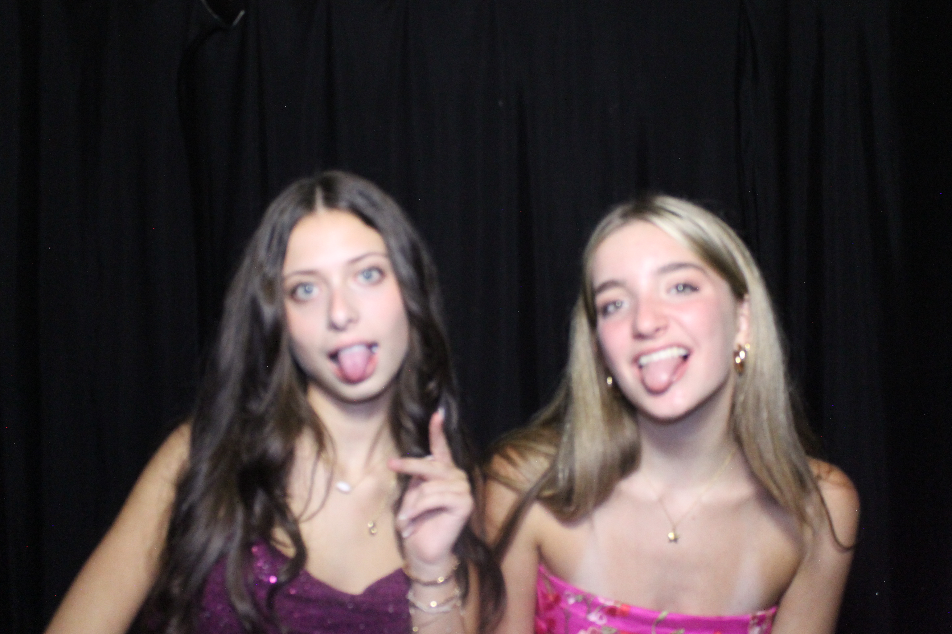 WHHS Homecoming | View more photos from the event at gallery.photoboothcincy.com/u/PhotoBoothCincy/WHHS-Homecoming