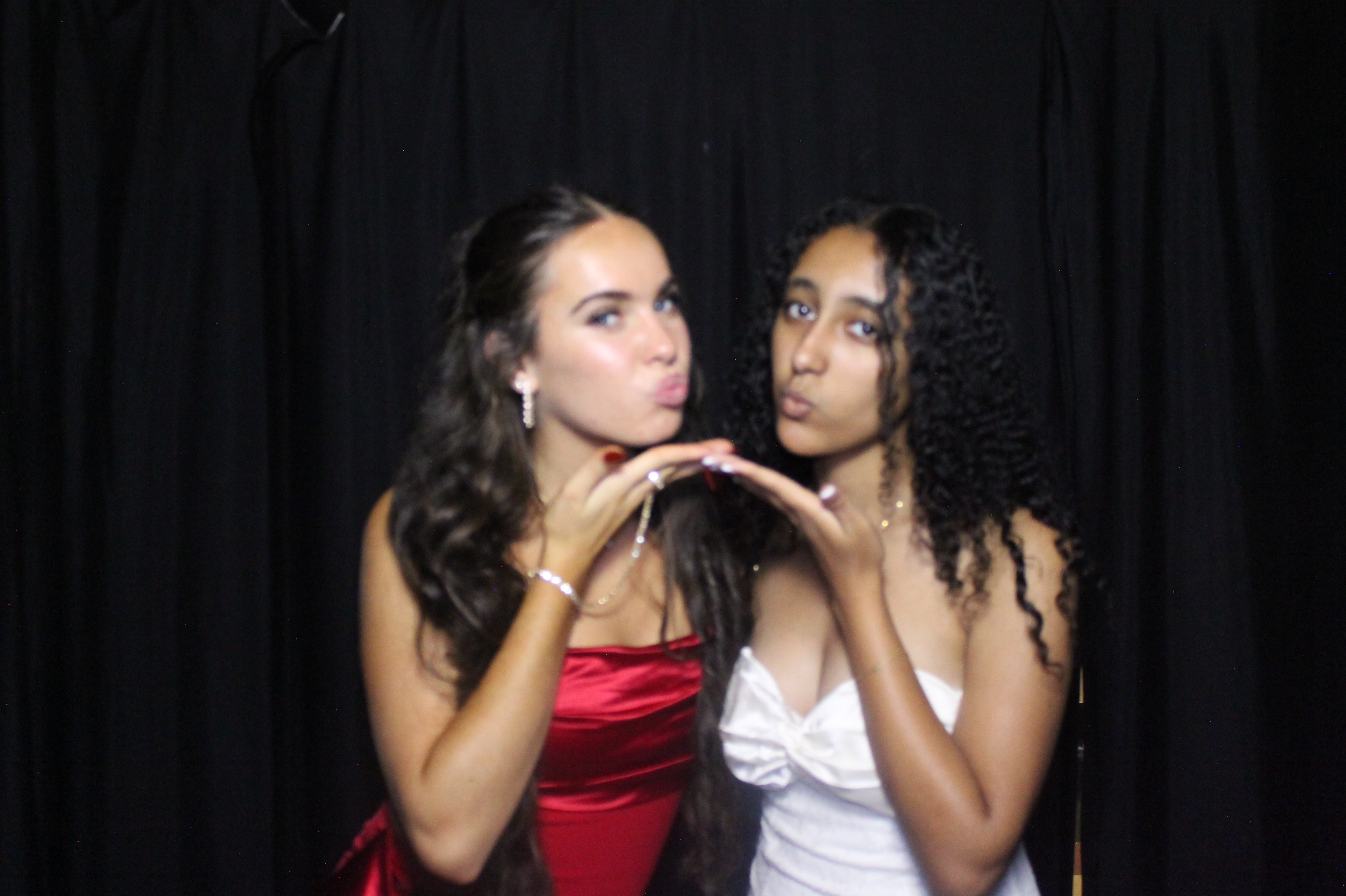 WHHS Homecoming | View more photos from the event at gallery.photoboothcincy.com/u/PhotoBoothCincy/WHHS-Homecoming