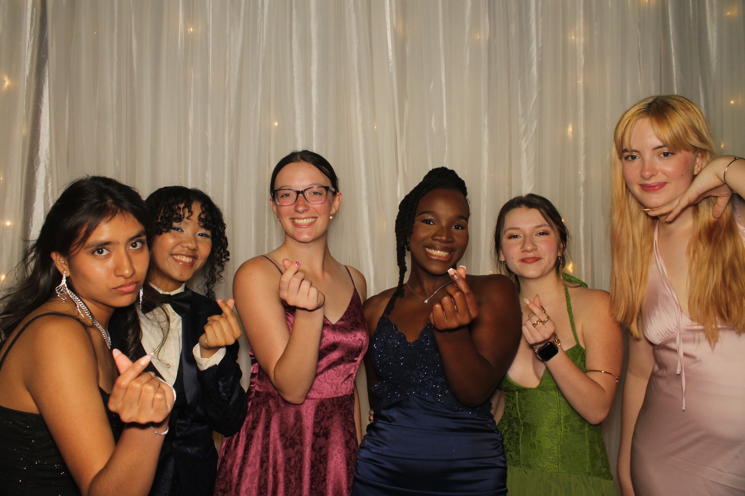 Walnut Hills Prom | View more photos from the event at gallery.photoboothcincy.com/u/PhotoBoothCincy/Walnut-Hills-Prom