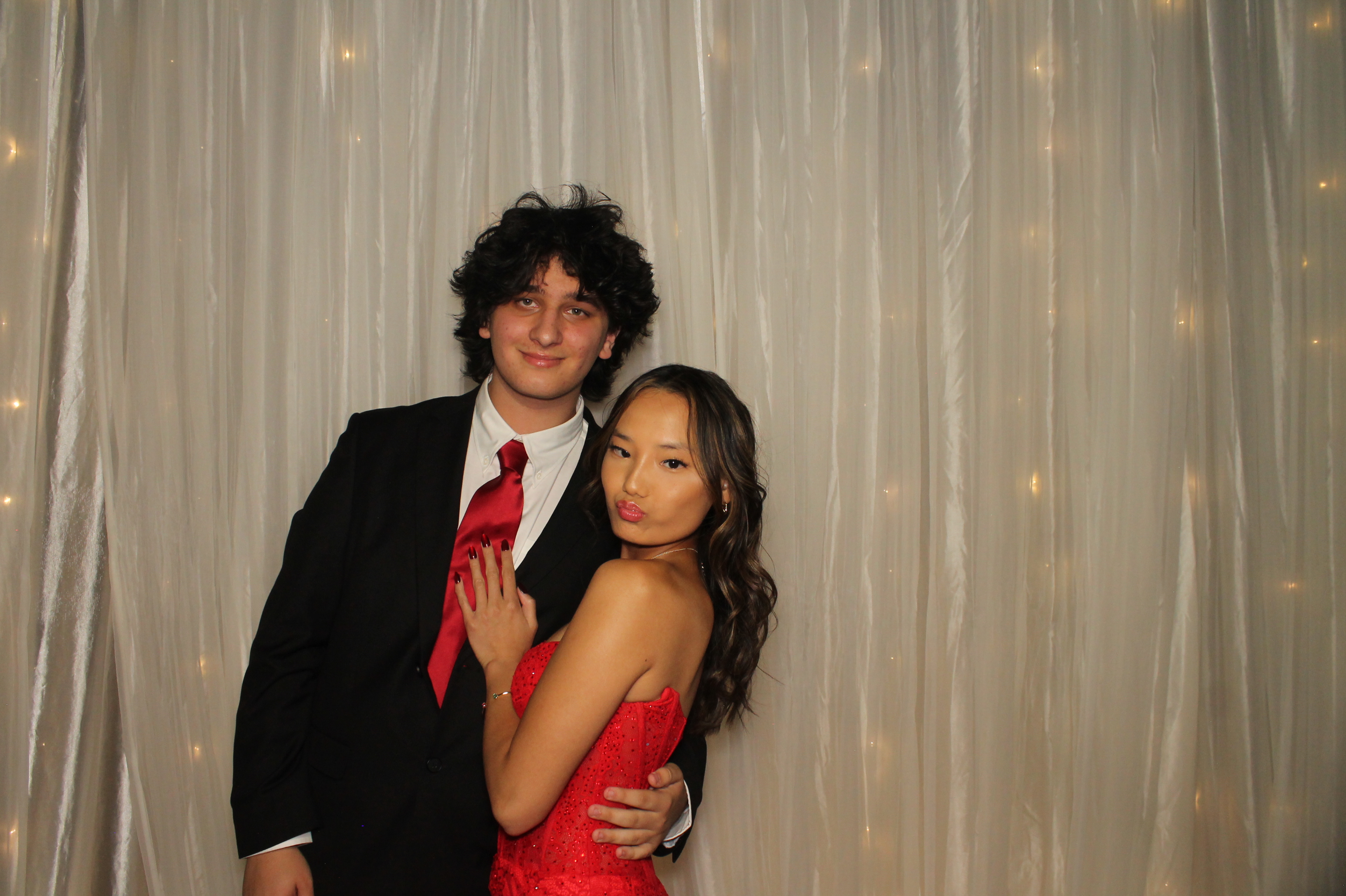 Walnut Hills Prom | View more photos from the event at gallery.photoboothcincy.com/u/PhotoBoothCincy/Walnut-Hills-Prom