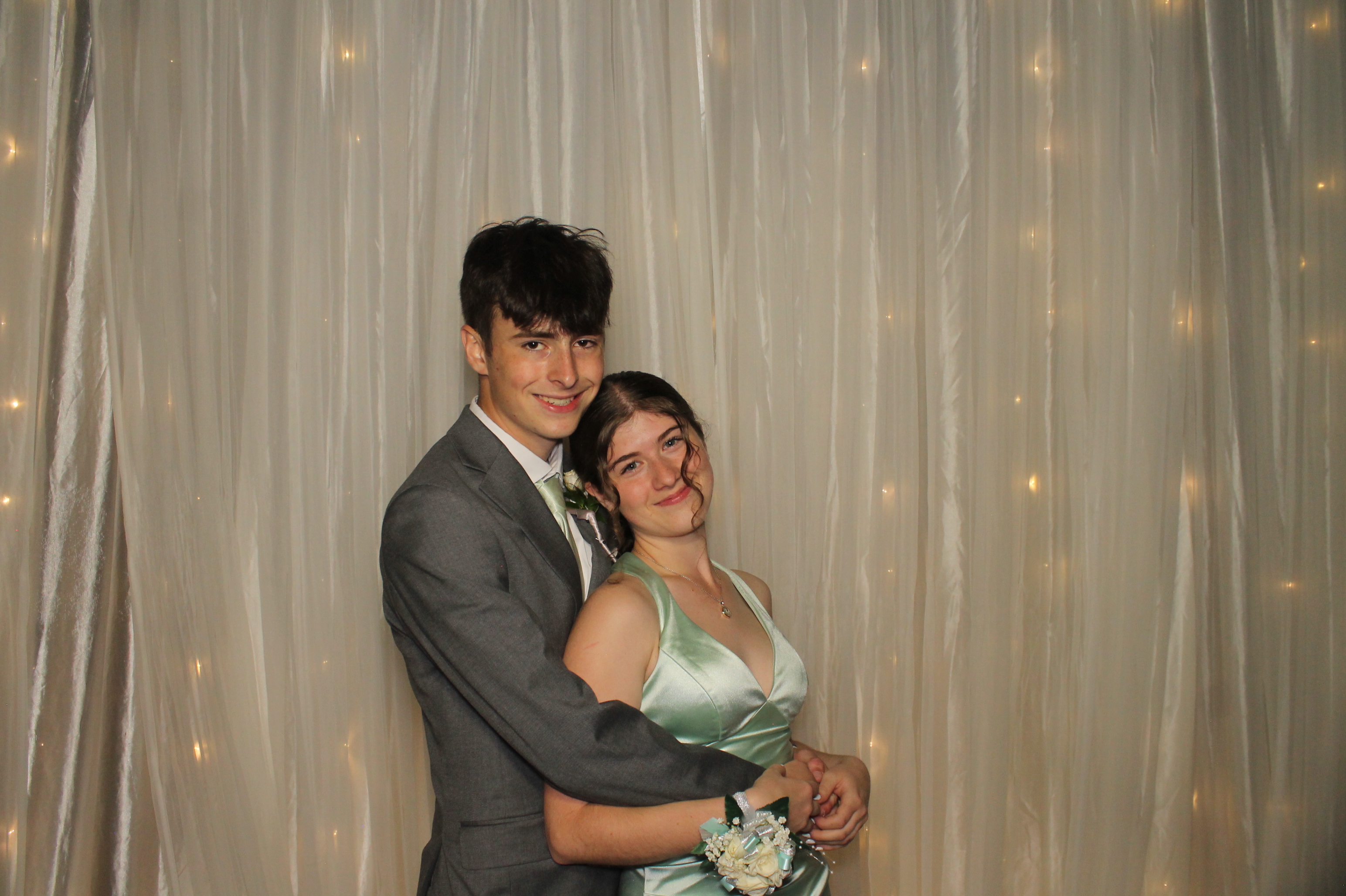 Walnut Hills Prom | View more photos from the event at gallery.photoboothcincy.com/u/PhotoBoothCincy/Walnut-Hills-Prom